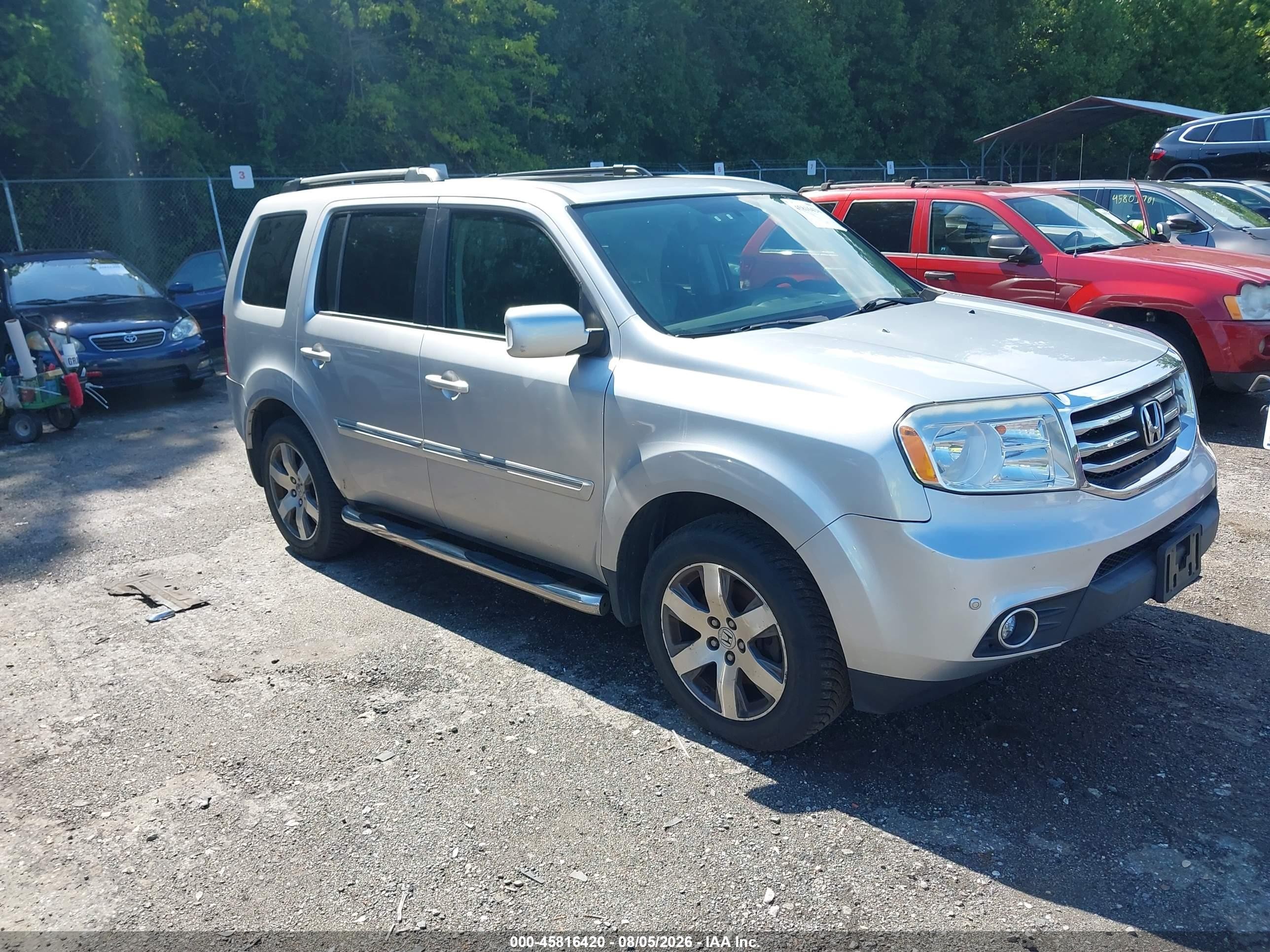2013 Honda Pilot Touring Silver vin: 5FNYF4H91DB048402