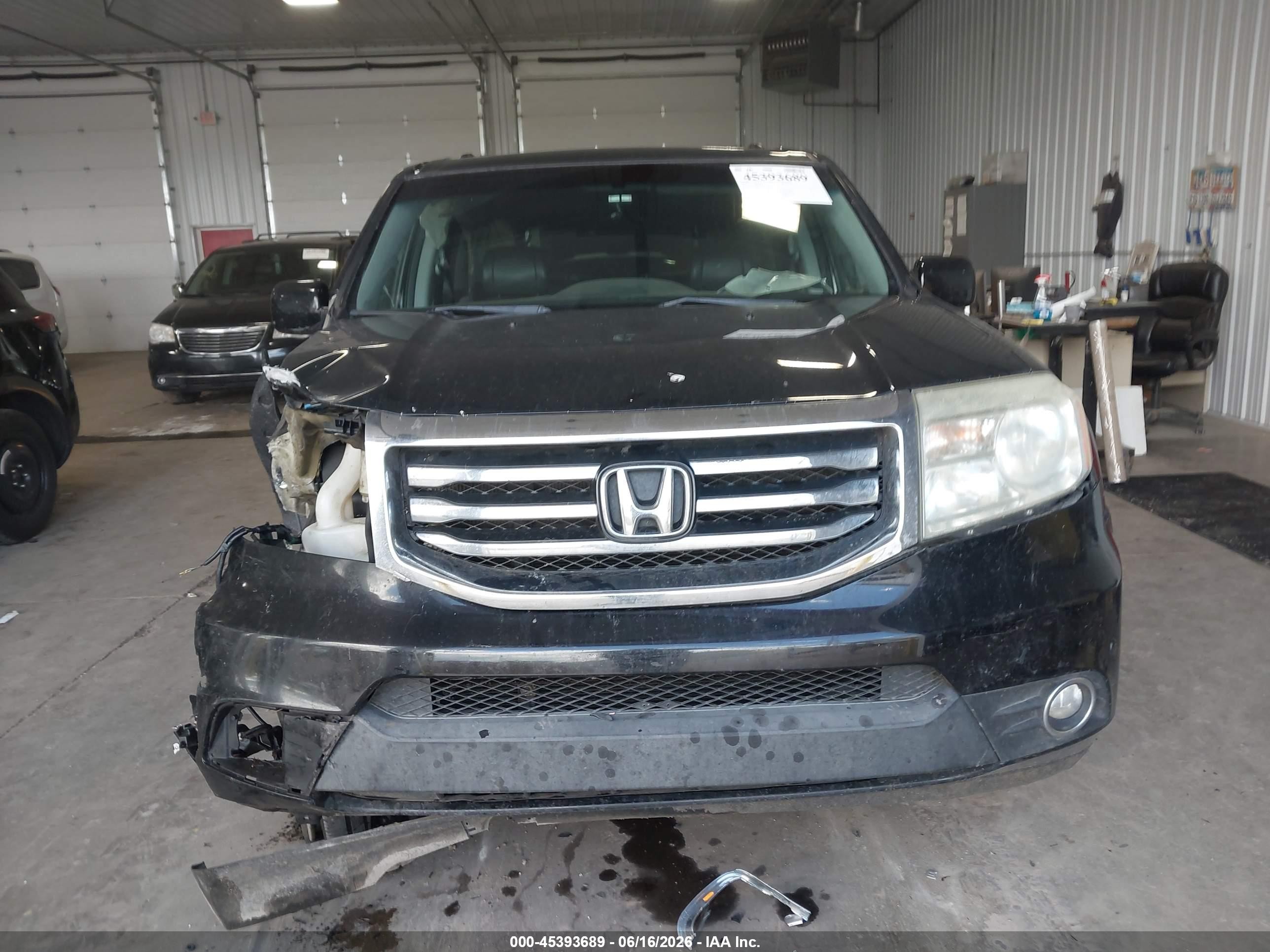 2013 Honda Pilot Touring Черный vin: 5FNYF4H91DB061263