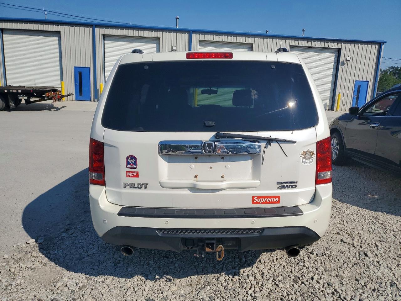 2013 Honda Pilot Touring White vin: 5FNYF4H91DB061876