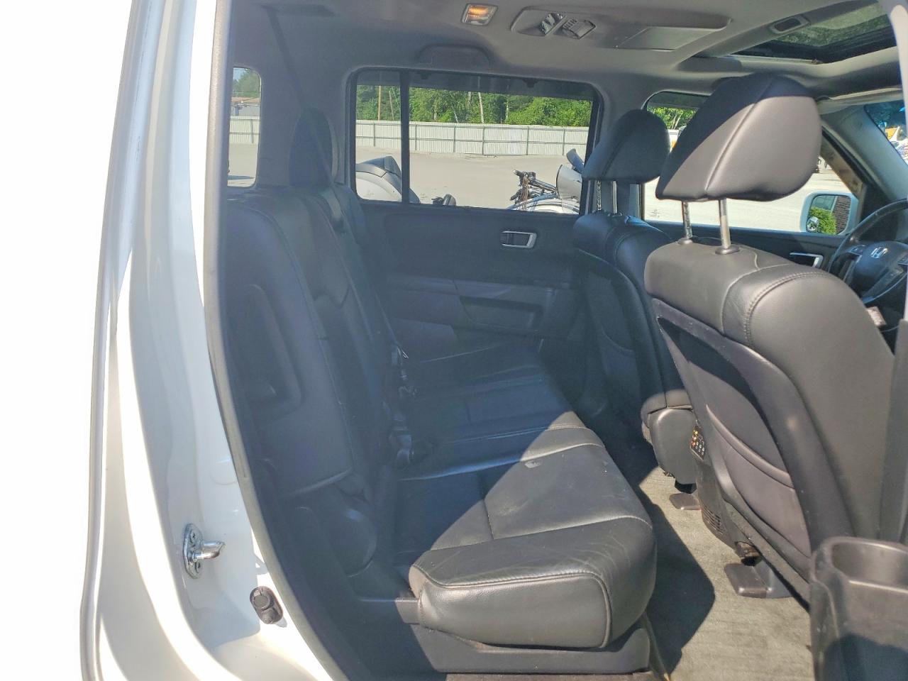 2013 Honda Pilot Touring White vin: 5FNYF4H91DB061876