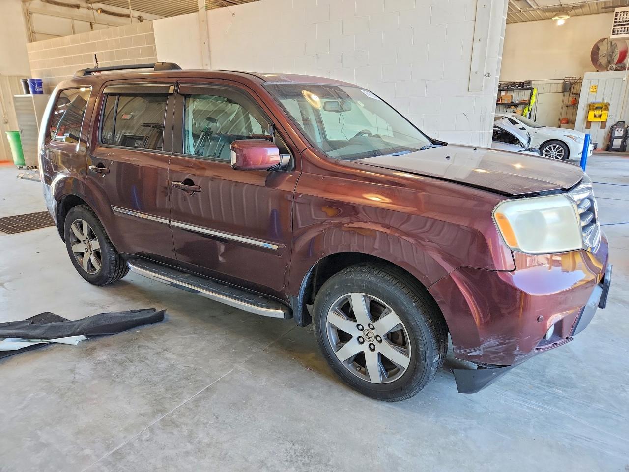 2014 Honda Pilot Touring Maroon vin: 5FNYF4H91EB002828