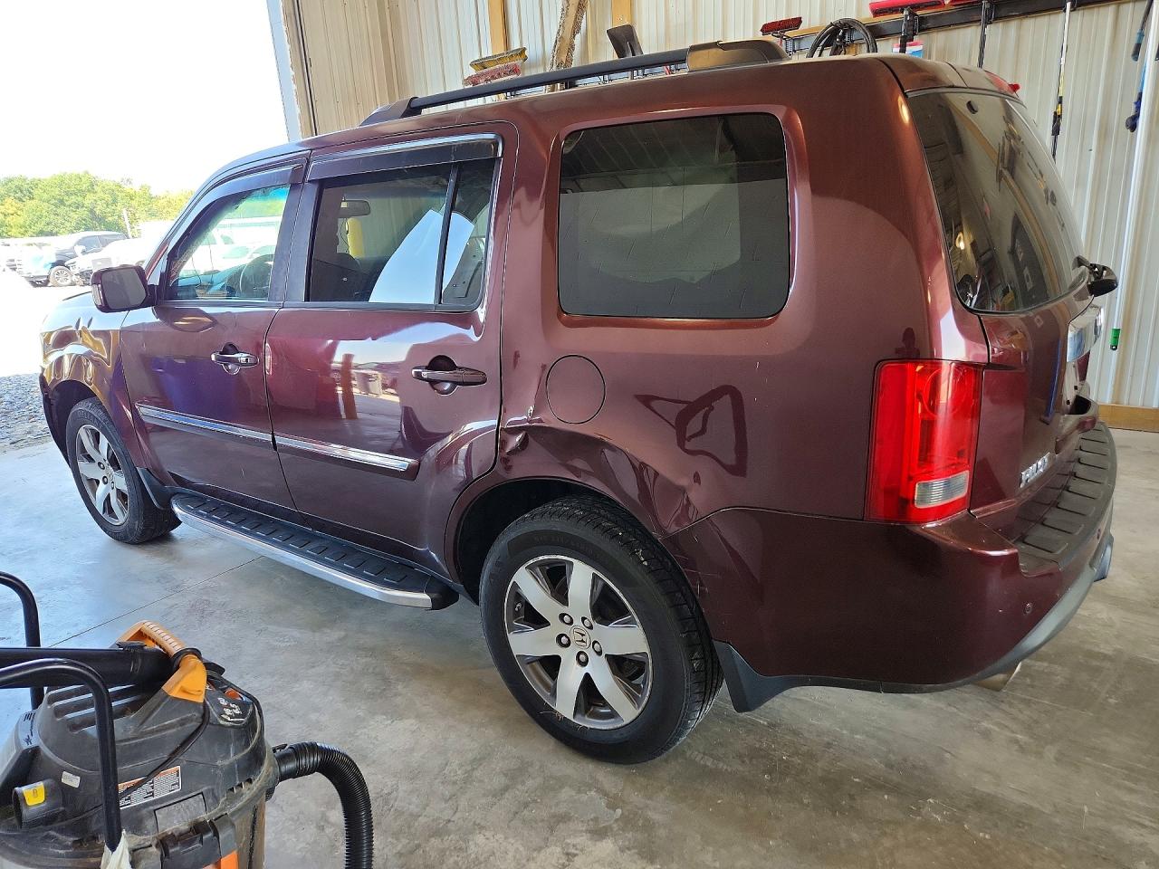 2014 Honda Pilot Touring Maroon vin: 5FNYF4H91EB002828
