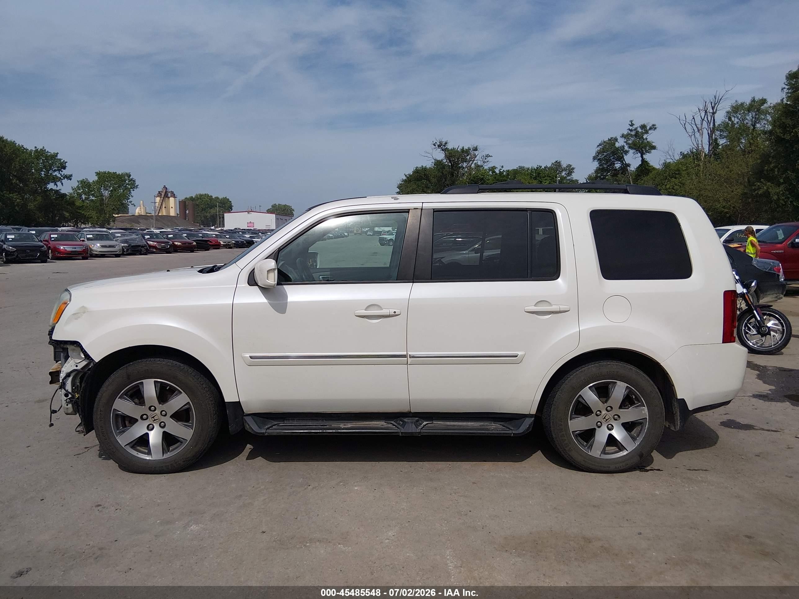 2014 Honda Pilot Touring Белый vin: 5FNYF4H91EB003039