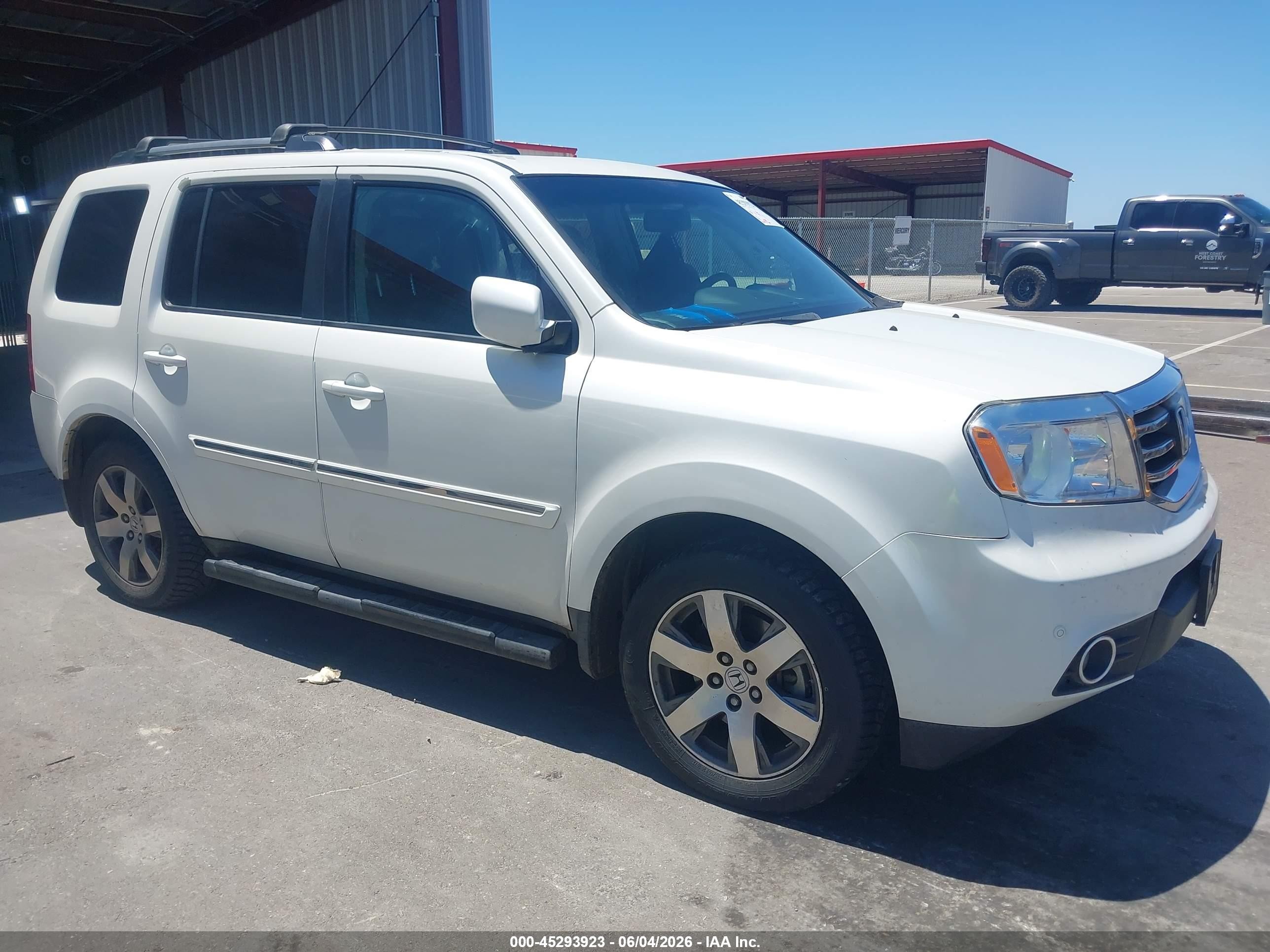 2014 Honda Pilot Touring White vin: 5FNYF4H91EB021346