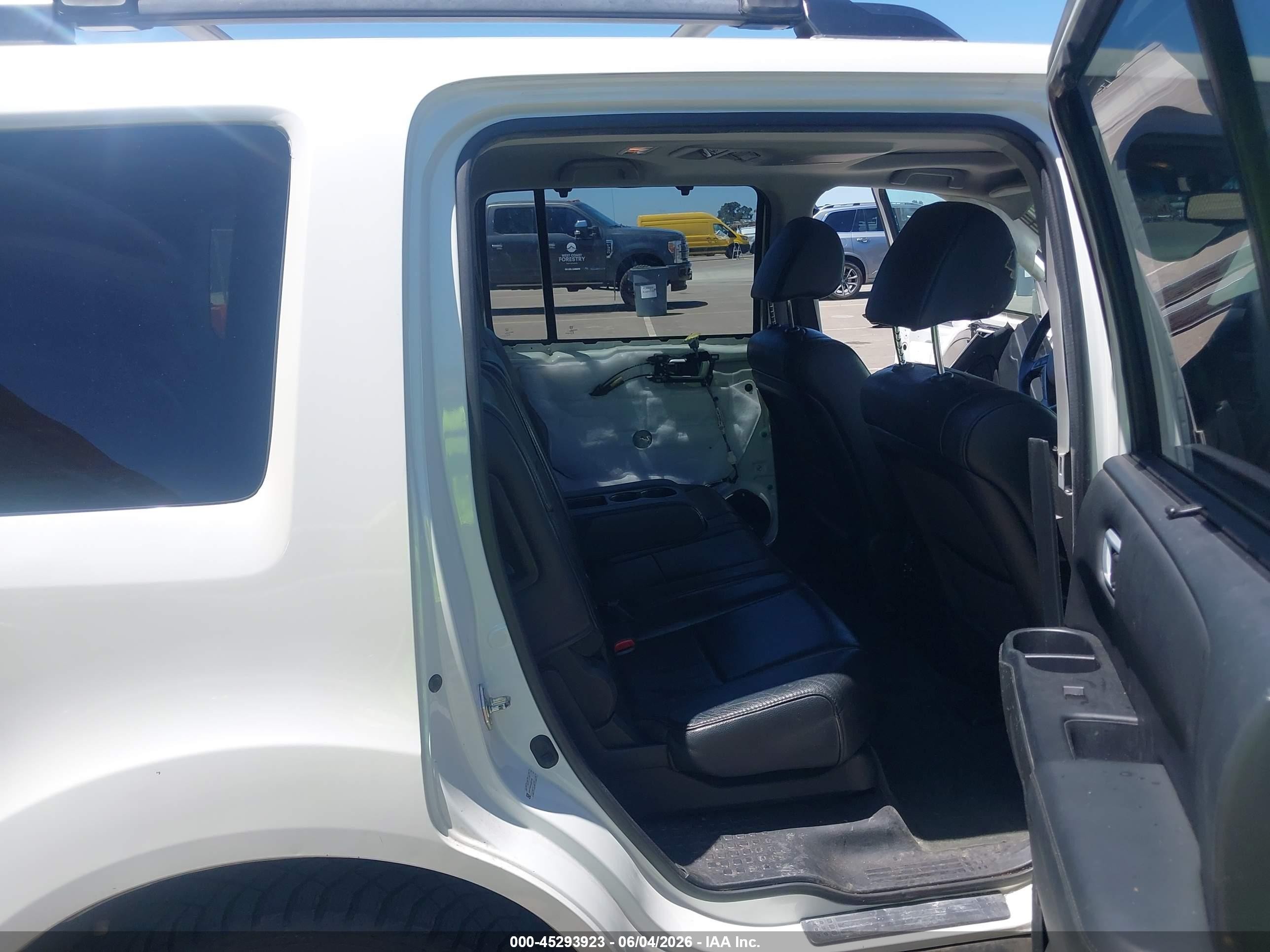 2014 Honda Pilot Touring White vin: 5FNYF4H91EB021346