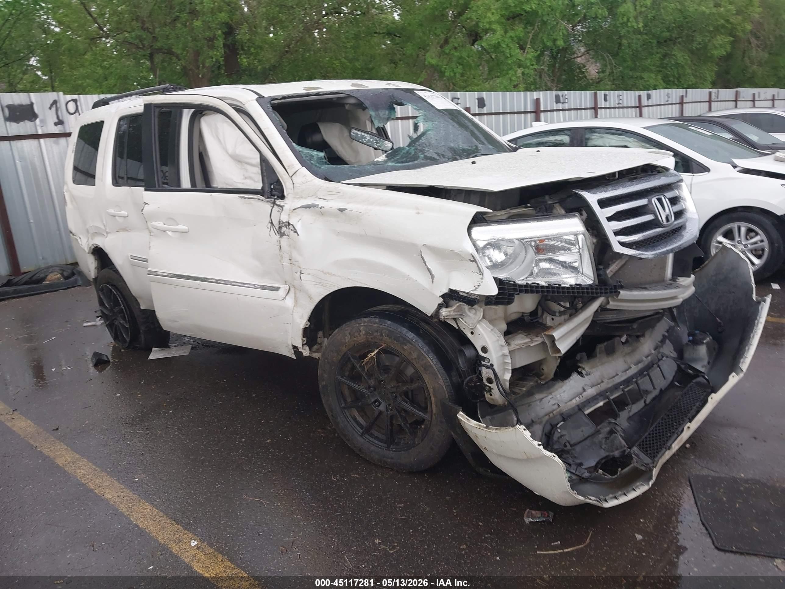 2014 Honda Pilot Touring White vin: 5FNYF4H91EB041595