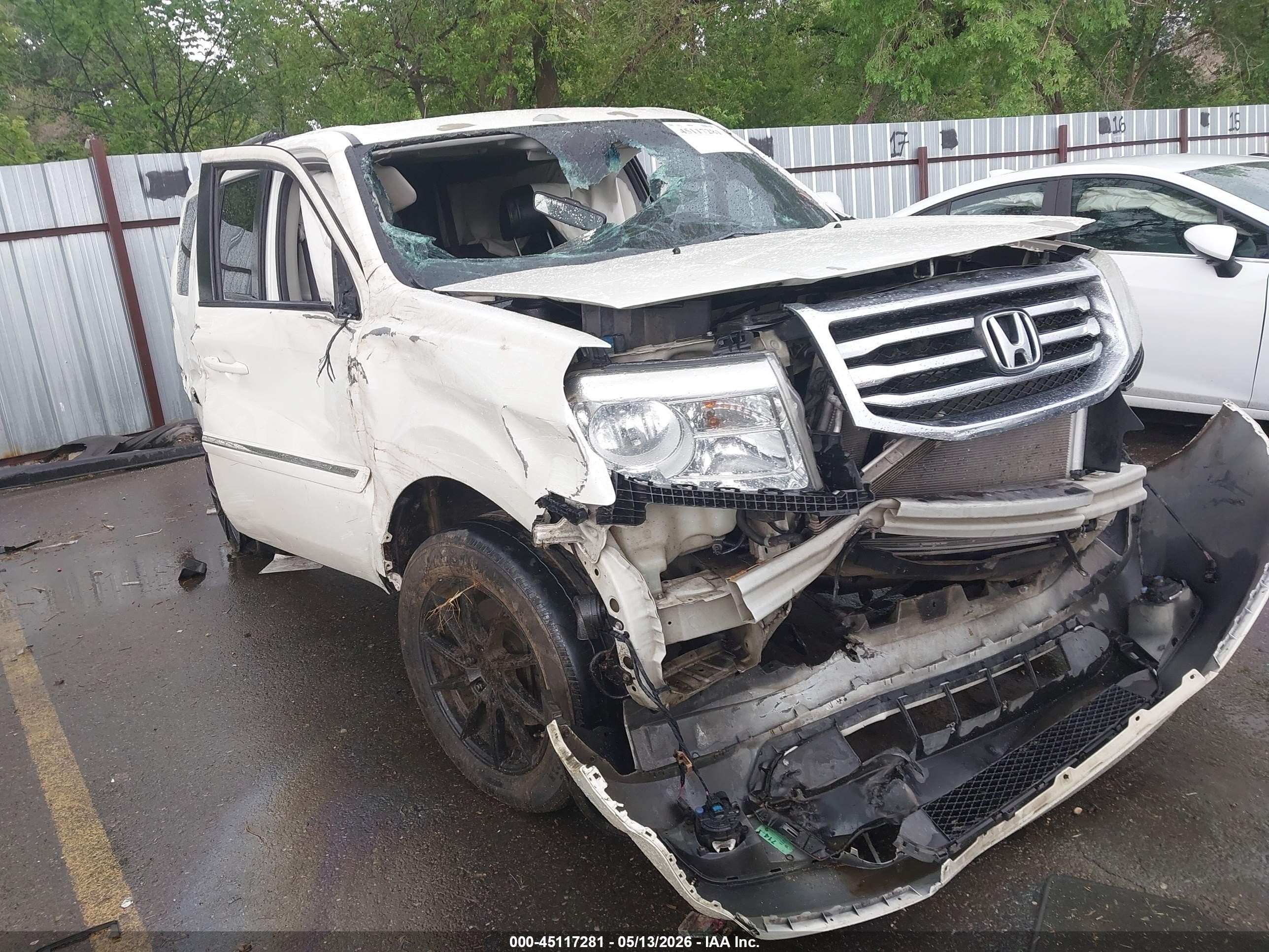 2014 Honda Pilot Touring White vin: 5FNYF4H91EB041595