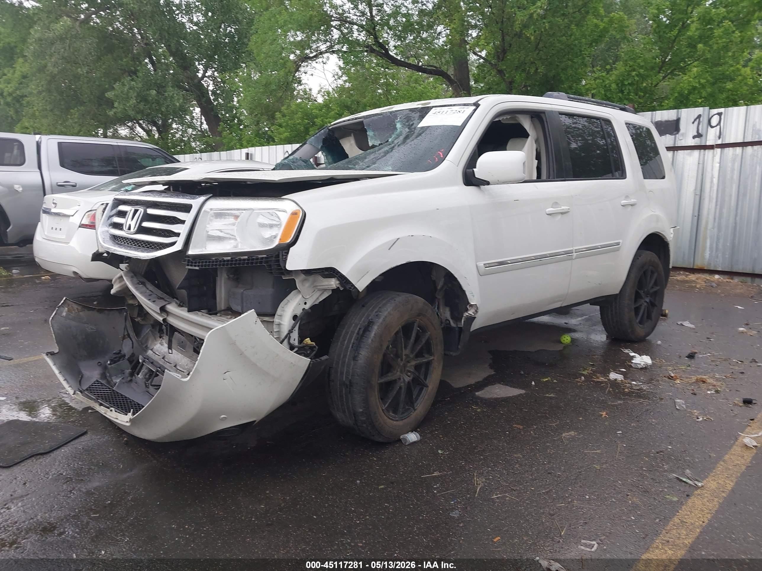 2014 Honda Pilot Touring White vin: 5FNYF4H91EB041595