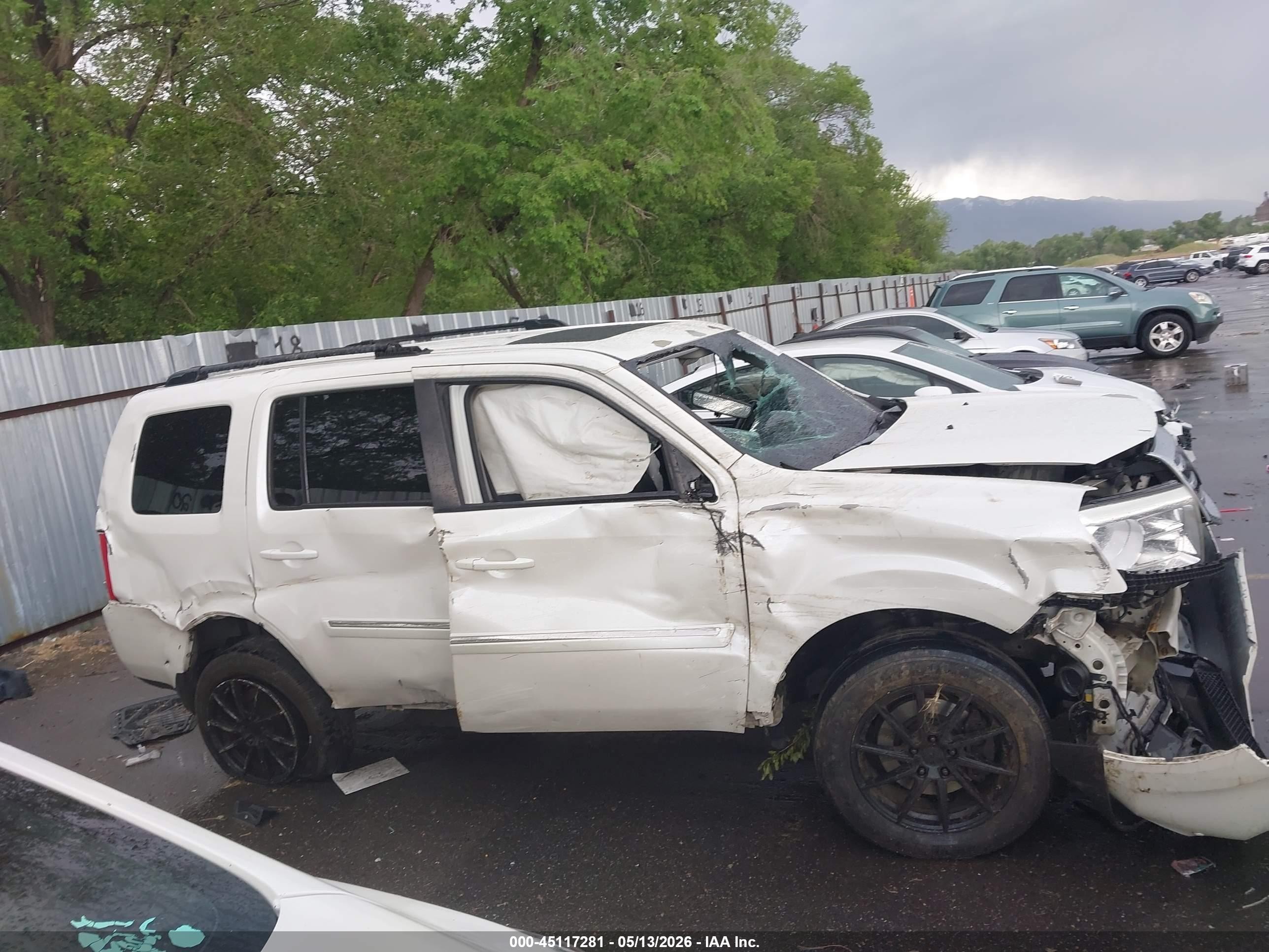 2014 Honda Pilot Touring White vin: 5FNYF4H91EB041595