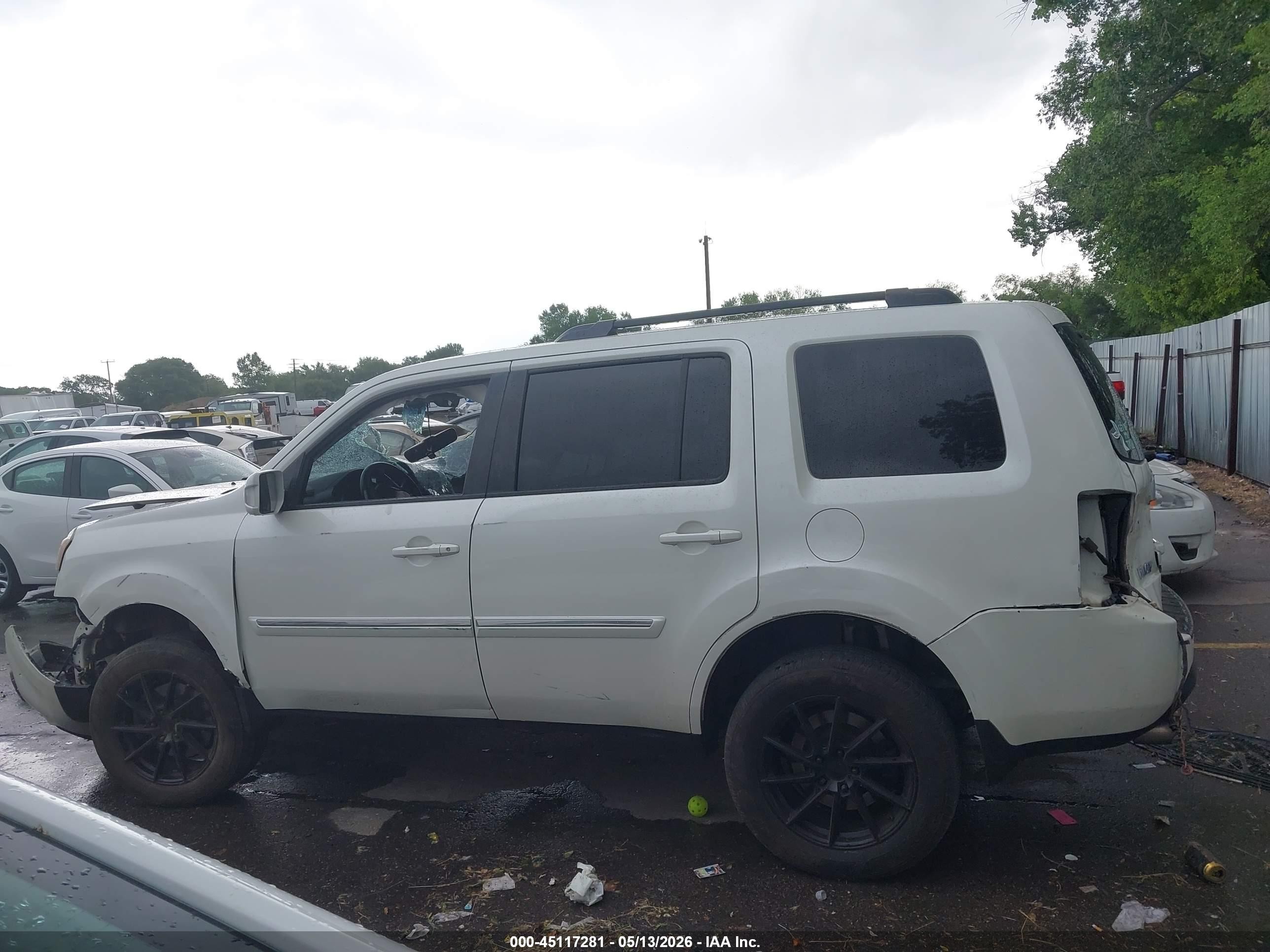 2014 Honda Pilot Touring White vin: 5FNYF4H91EB041595