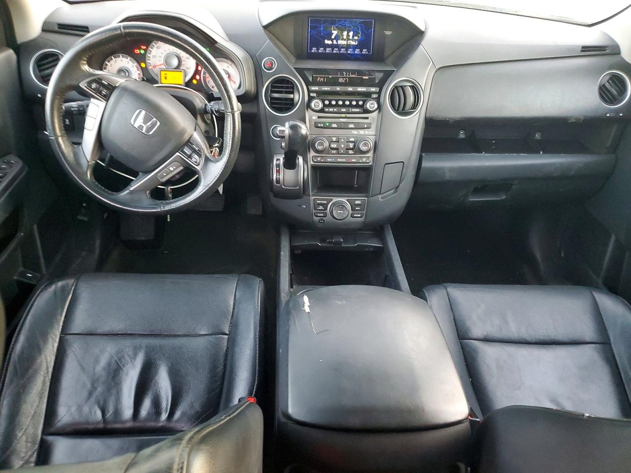 2015 Honda Pilot Touring White vin: 5FNYF4H91FB001857