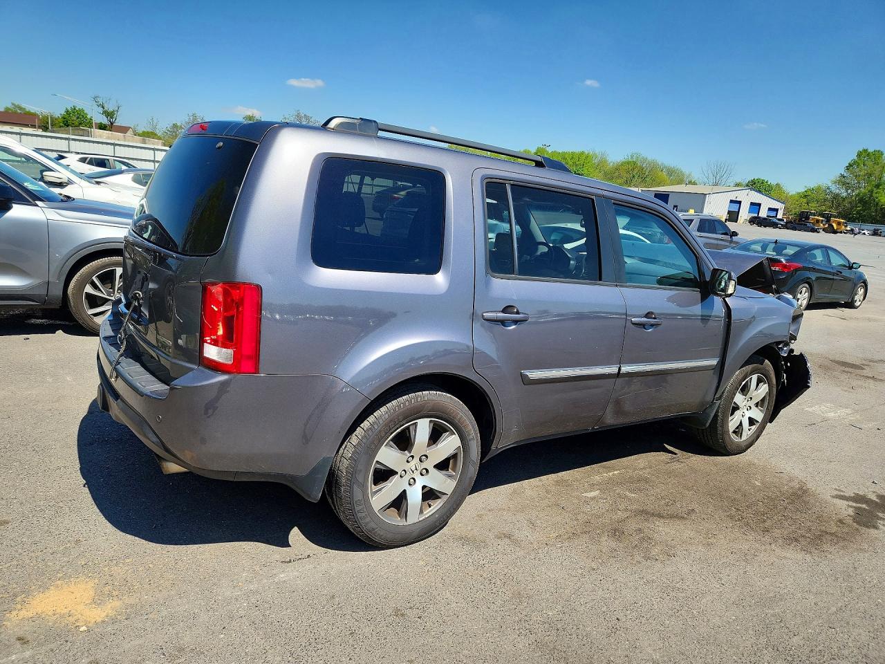 2015 Honda Pilot Touring Gray vin: 5FNYF4H91FB024667