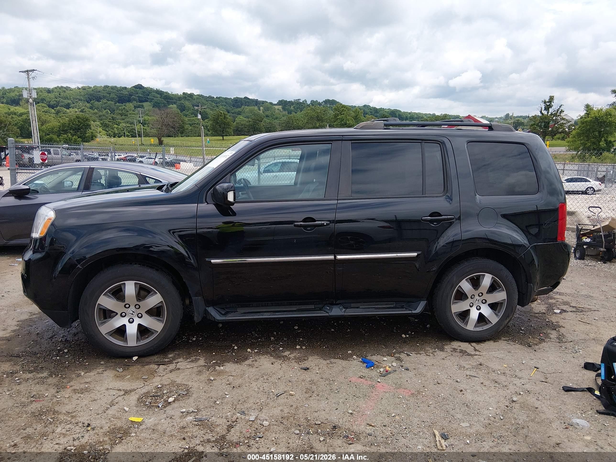 2015 Honda Pilot Touring Black vin: 5FNYF4H91FB028671