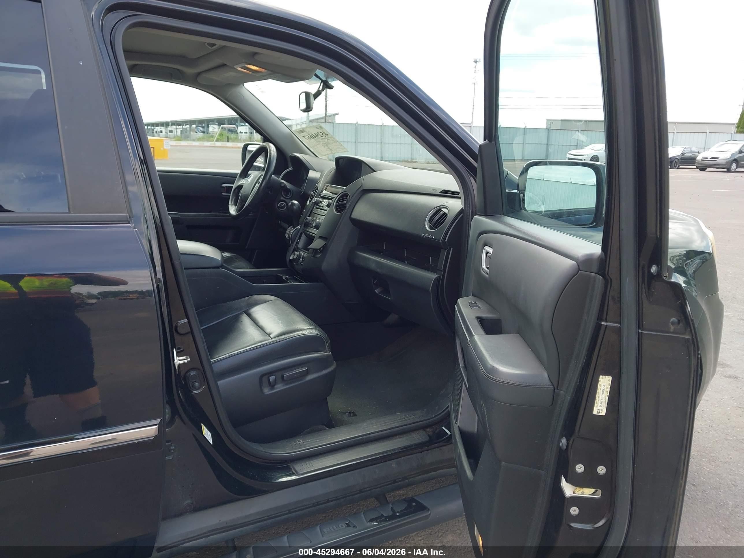 2015 Honda Pilot Touring Black vin: 5FNYF4H91FB036754