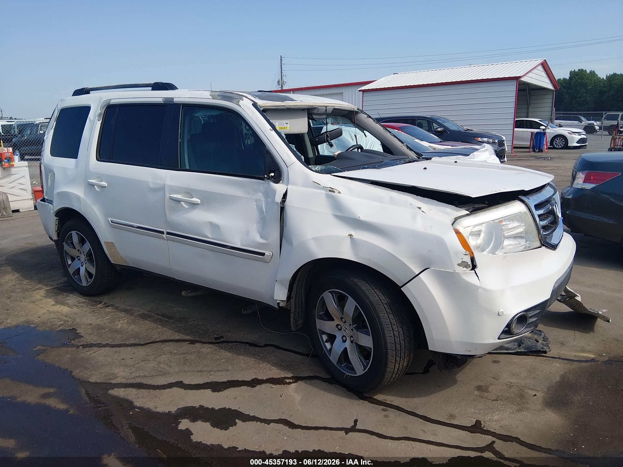 2015 Honda Pilot Touring White vin: 5FNYF4H91FB071343
