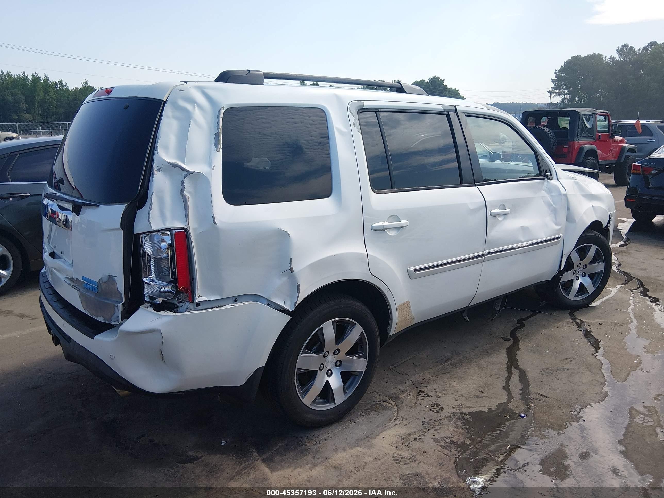 2015 Honda Pilot Touring White vin: 5FNYF4H91FB071343