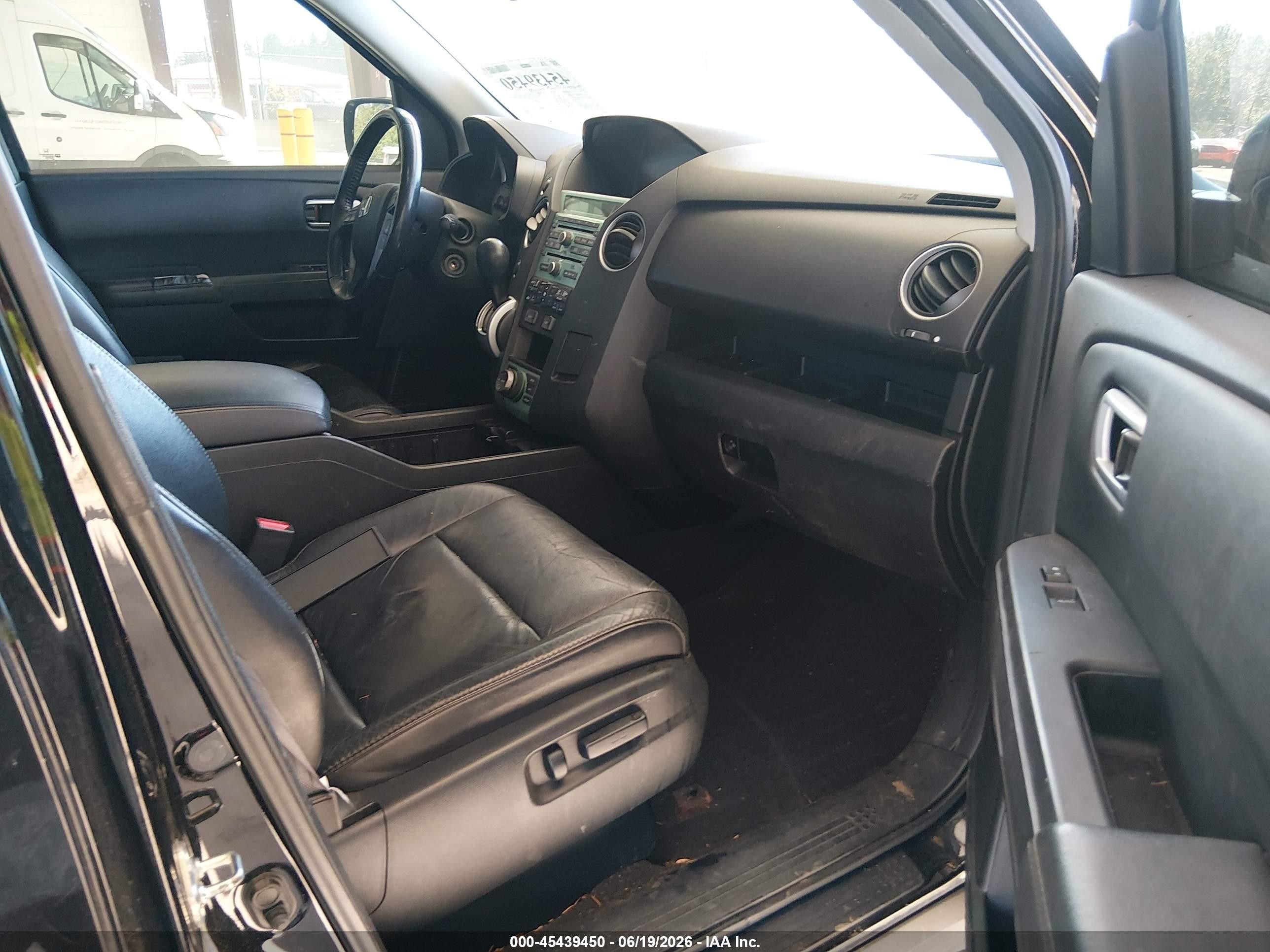 2010 Honda Pilot Touring White vin: 5FNYF4H92AB014352