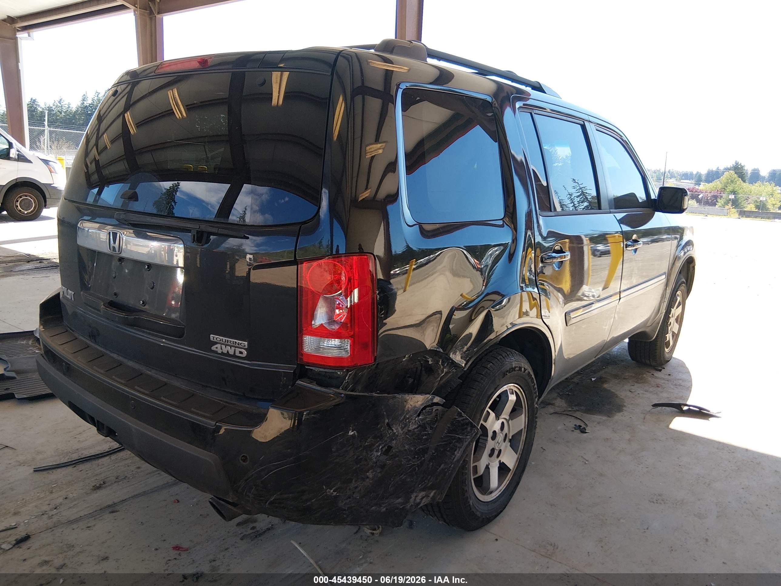 2010 Honda Pilot Touring White vin: 5FNYF4H92AB014352
