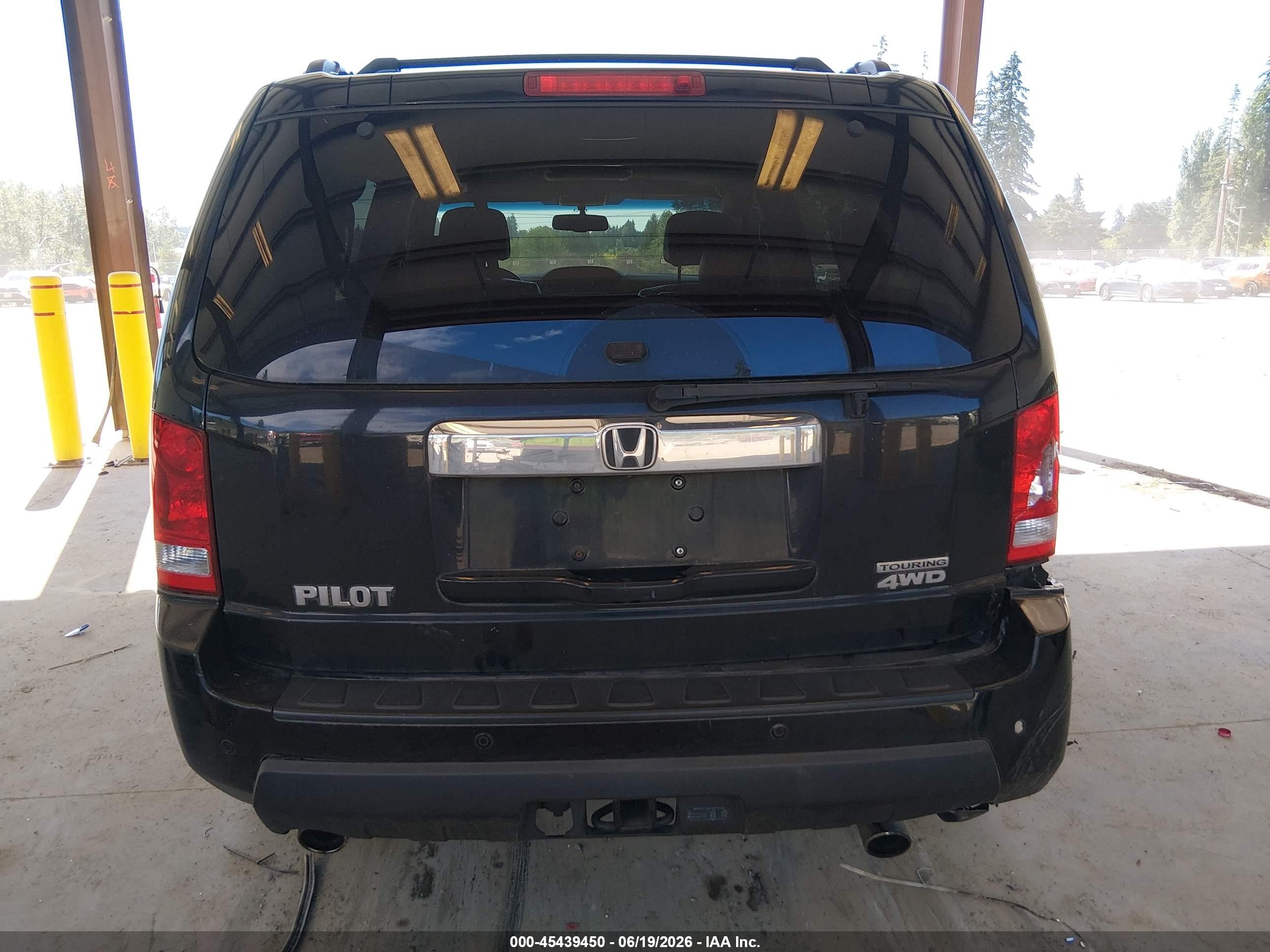 2010 Honda Pilot Touring White vin: 5FNYF4H92AB014352