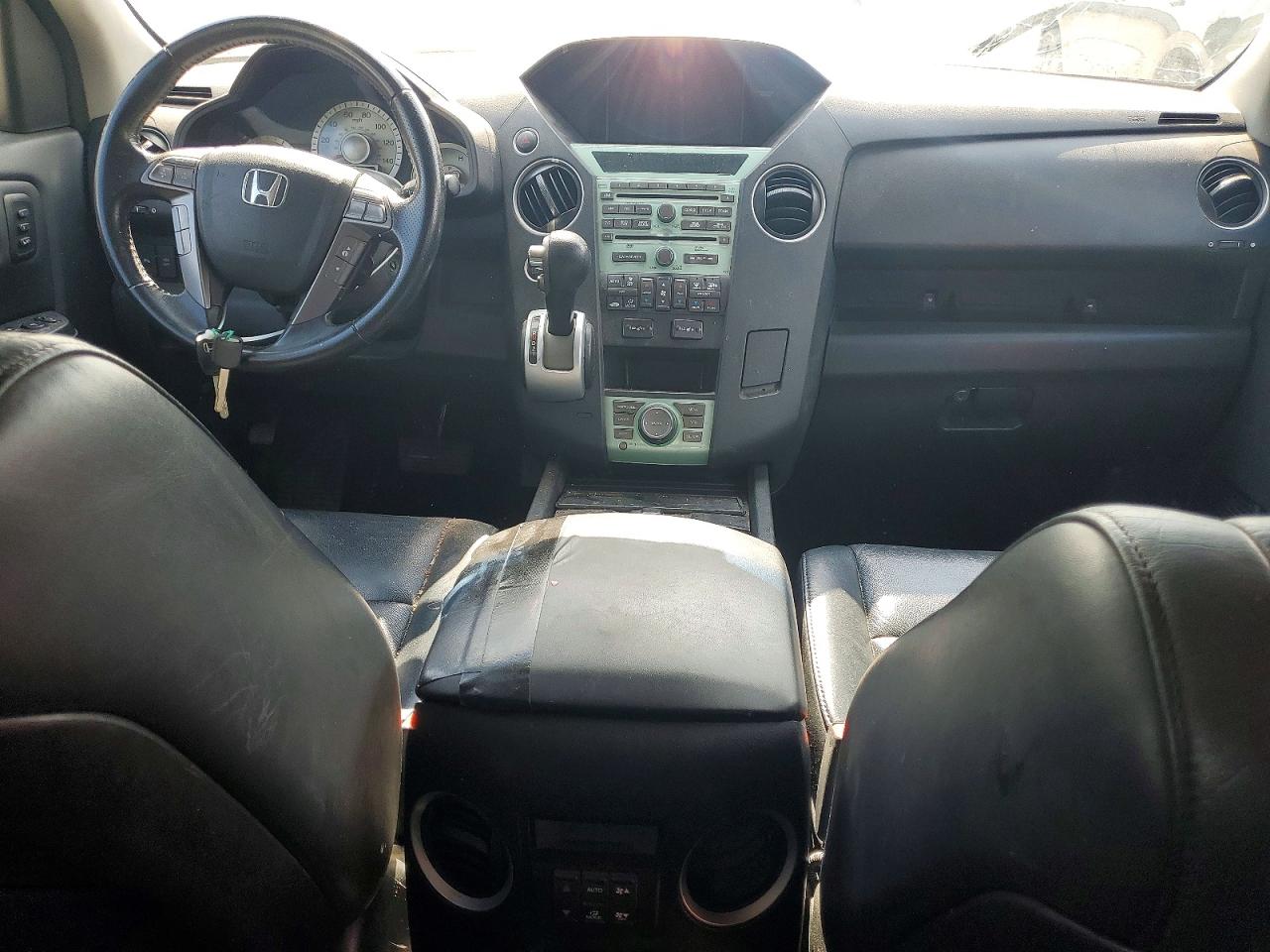 2010 Honda Pilot Touring Black vin: 5FNYF4H92AB024394