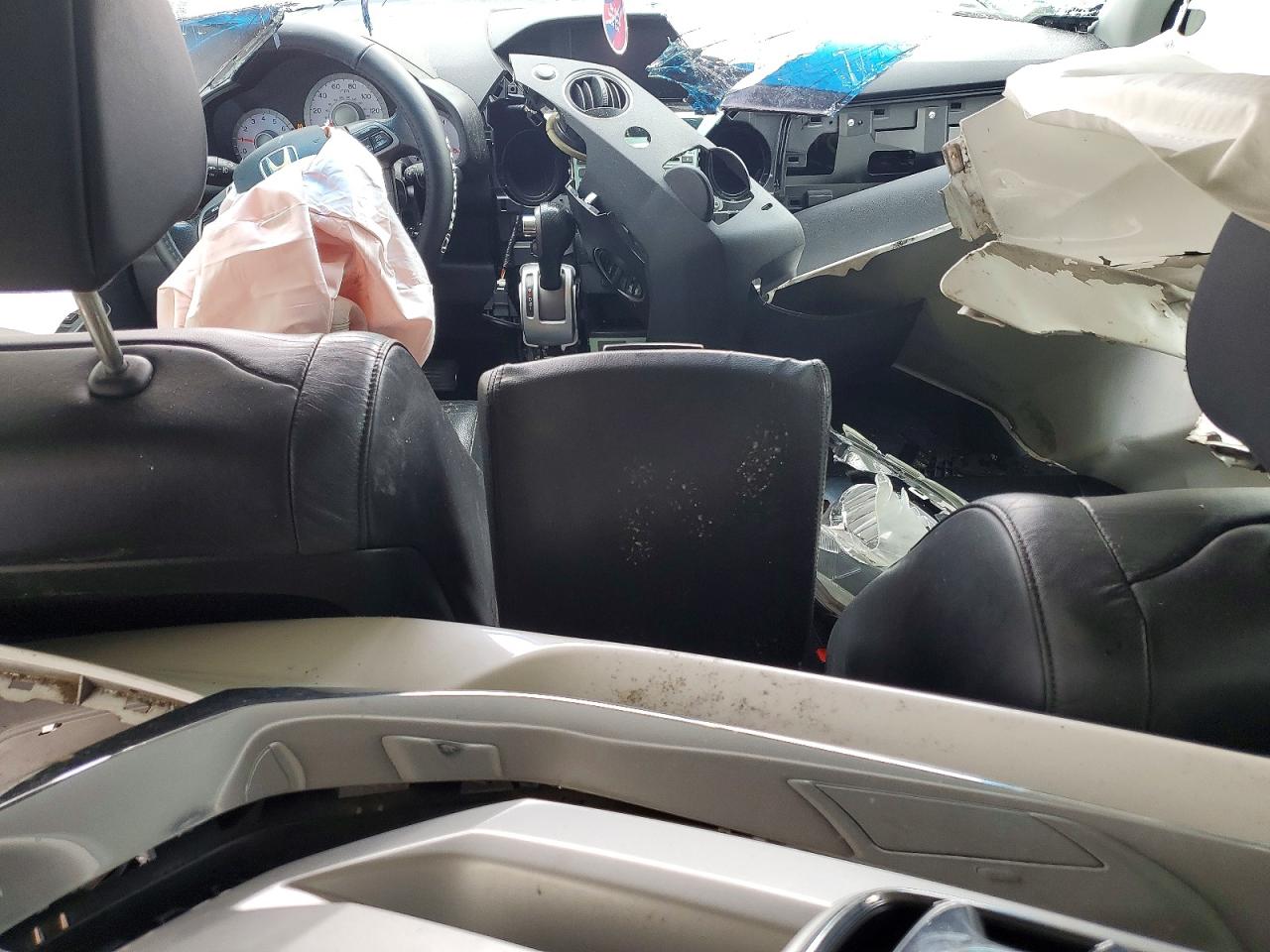 2011 Honda Pilot Touring Белый vin: 5FNYF4H92BB010903
