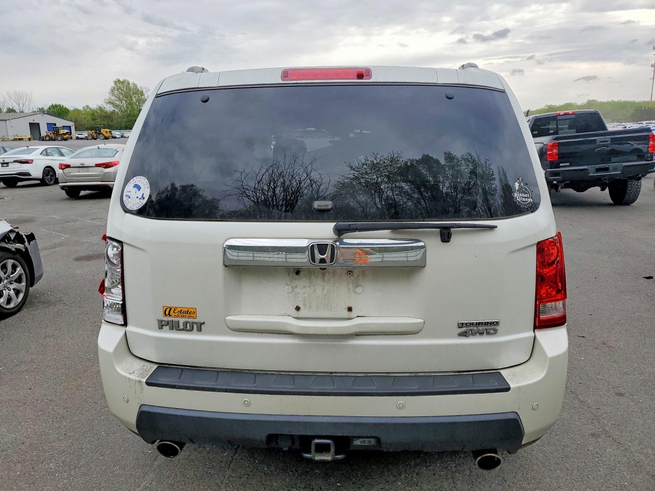 2011 Honda Pilot Touring Белый vin: 5FNYF4H92BB010903
