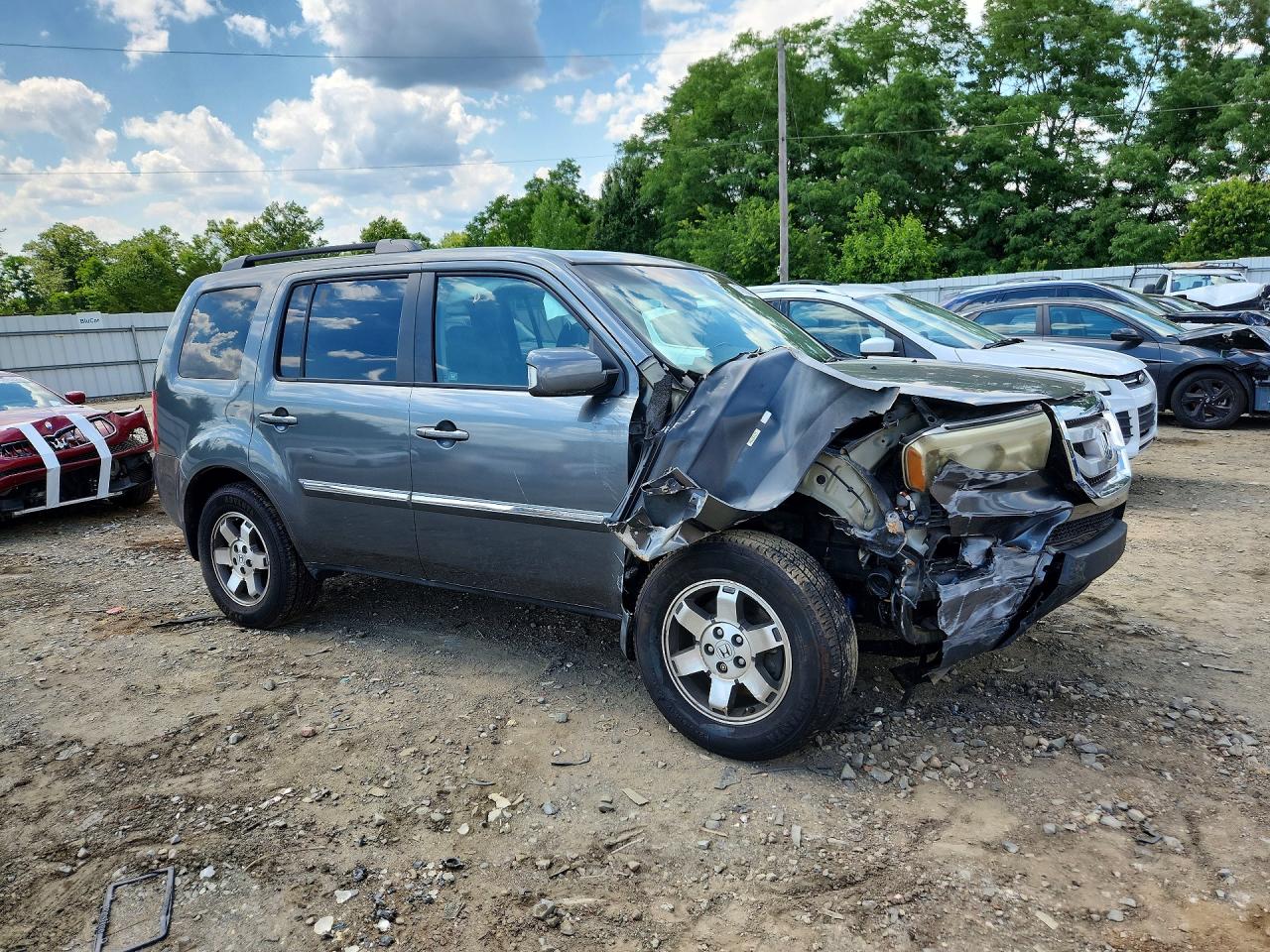 2011 Honda Pilot Touring Gray vin: 5FNYF4H92BB100830