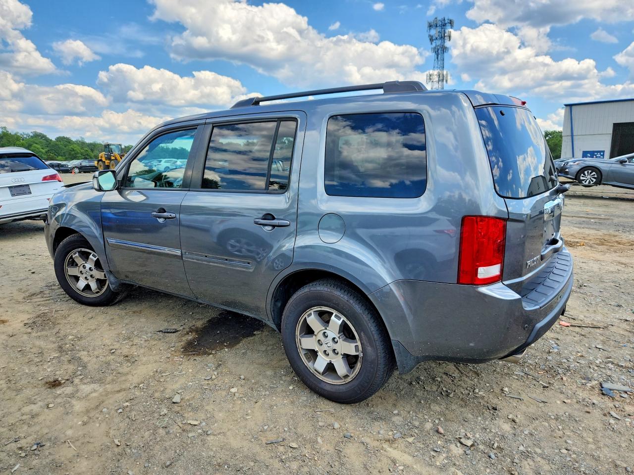 2011 Honda Pilot Touring Gray vin: 5FNYF4H92BB100830