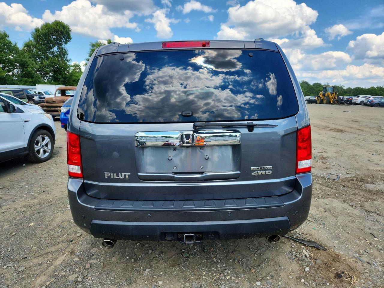 2011 Honda Pilot Touring Gray vin: 5FNYF4H92BB100830
