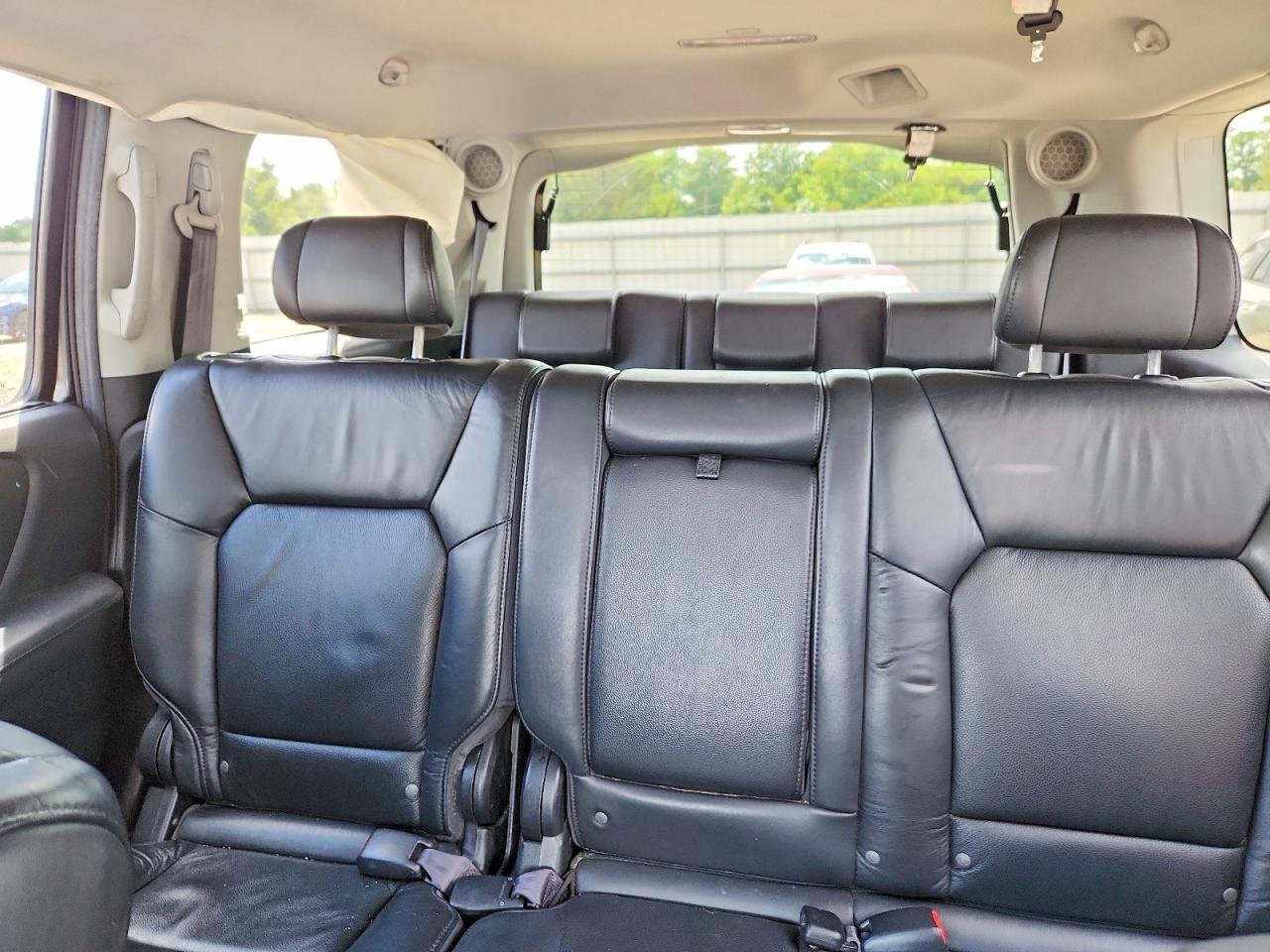 2011 Honda Pilot Touring Gray vin: 5FNYF4H92BB100830