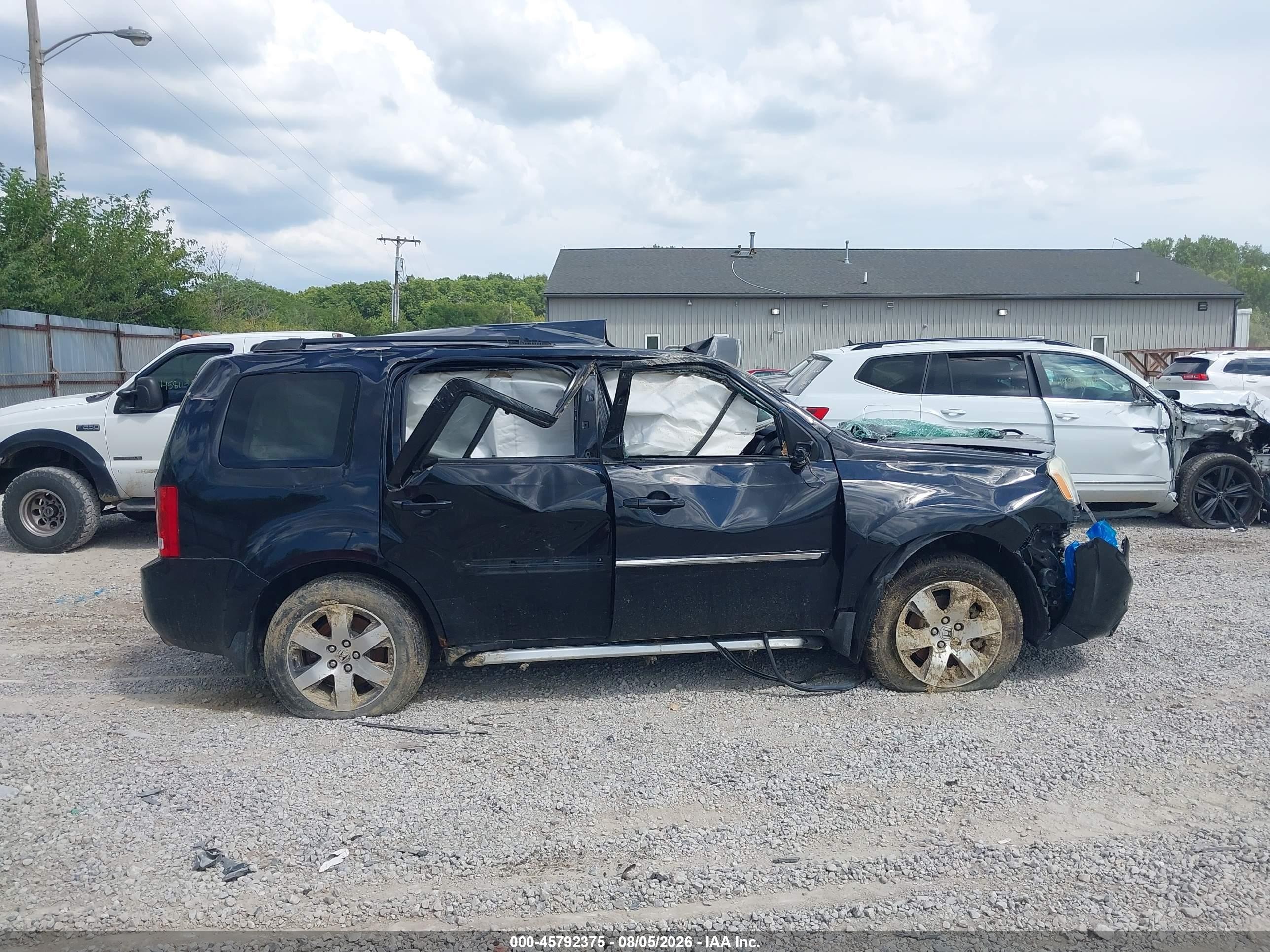 2013 Honda Pilot Touring Black vin: 5FNYF4H92DB021614