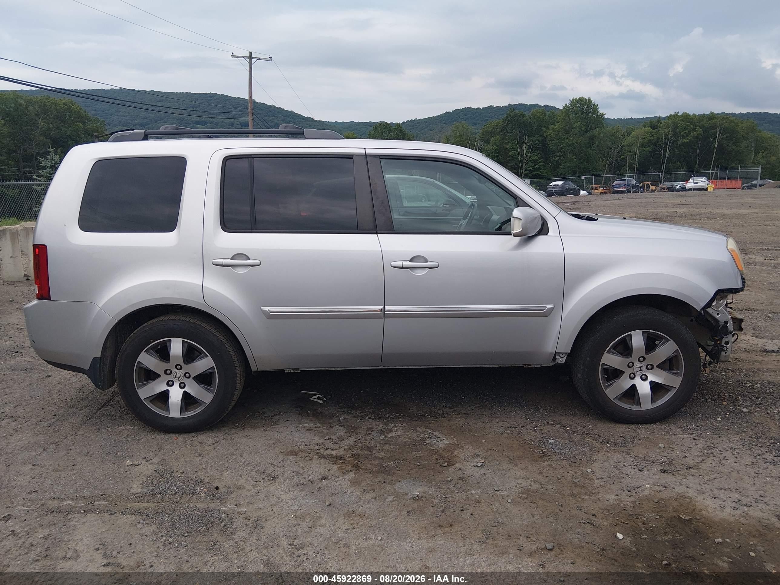 2013 Honda Pilot Touring Silver vin: 5FNYF4H92DB051020