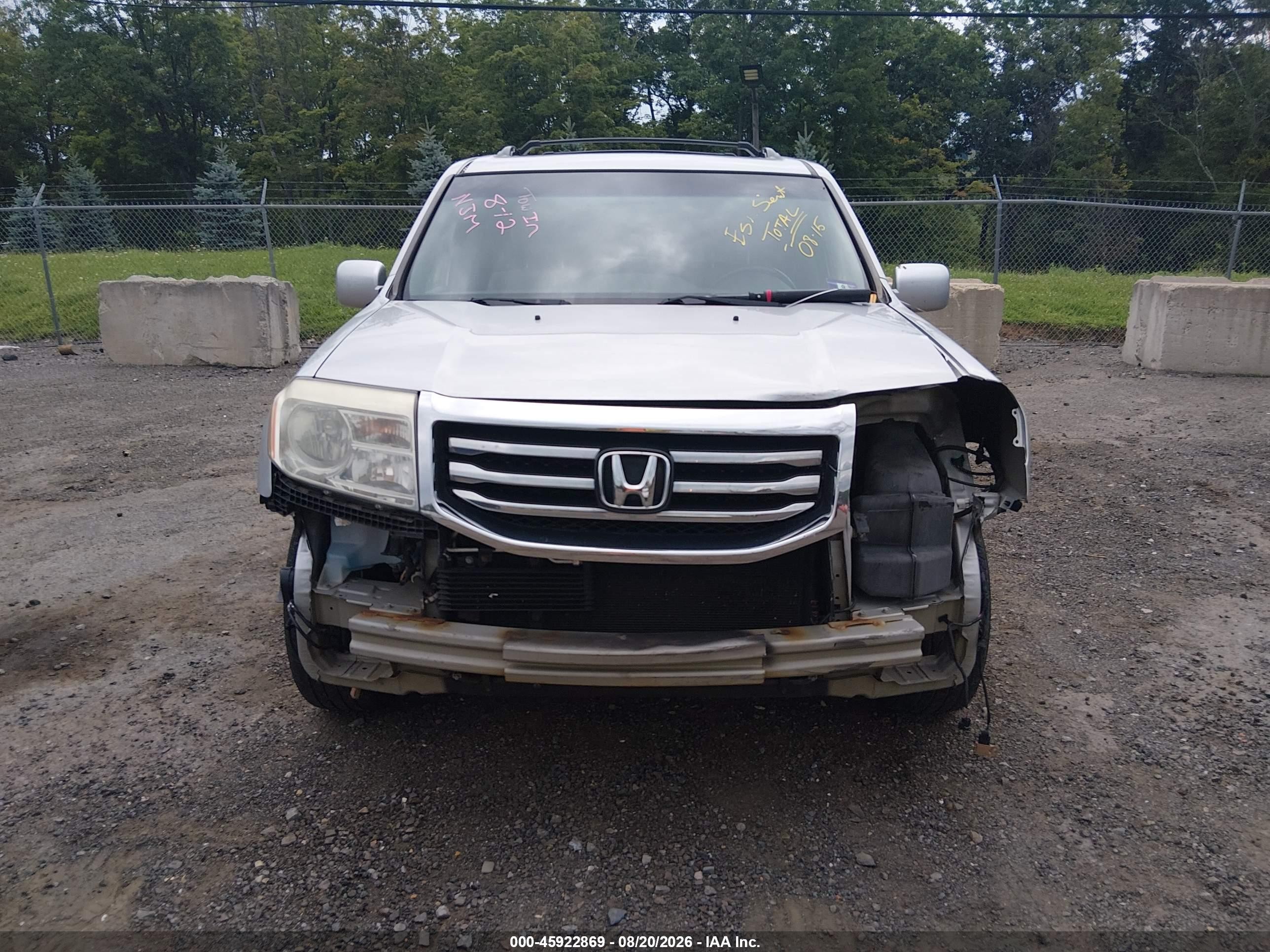 2013 Honda Pilot Touring Silver vin: 5FNYF4H92DB051020