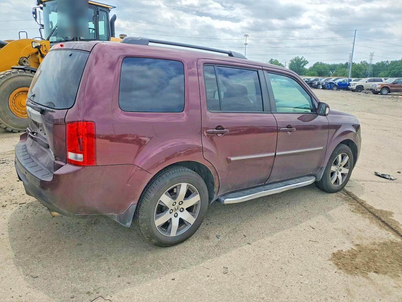 2013 Honda Pilot Touring Burgundy vin: 5FNYF4H92DB068156