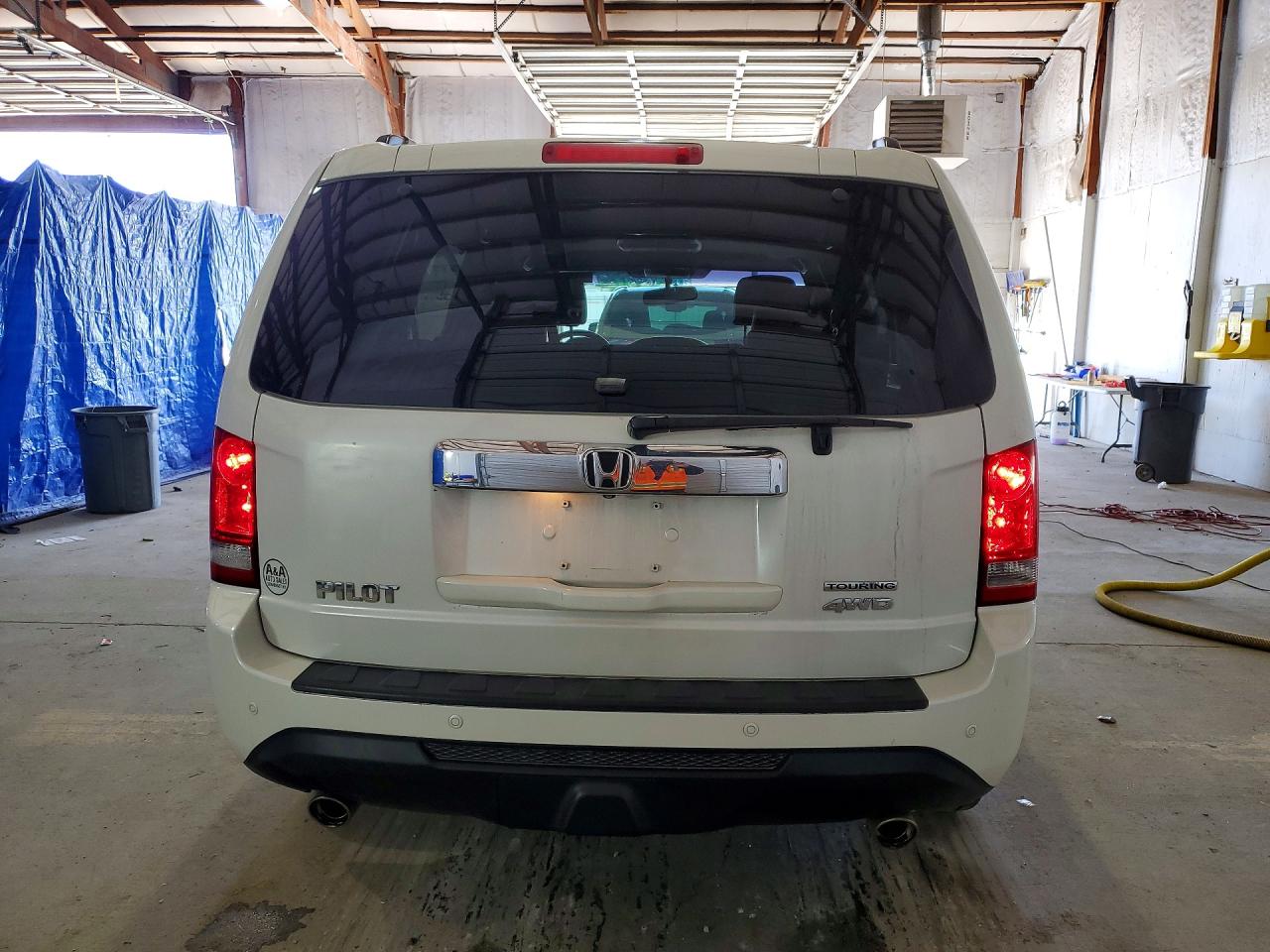 2014 Honda Pilot Touring White vin: 5FNYF4H92EB016219
