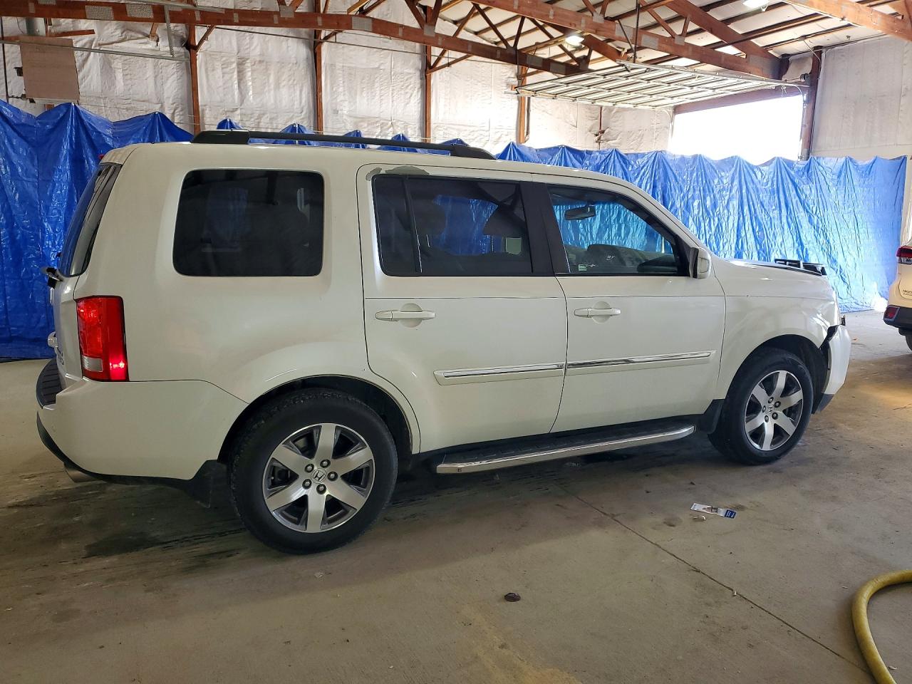2014 Honda Pilot Touring White vin: 5FNYF4H92EB016219