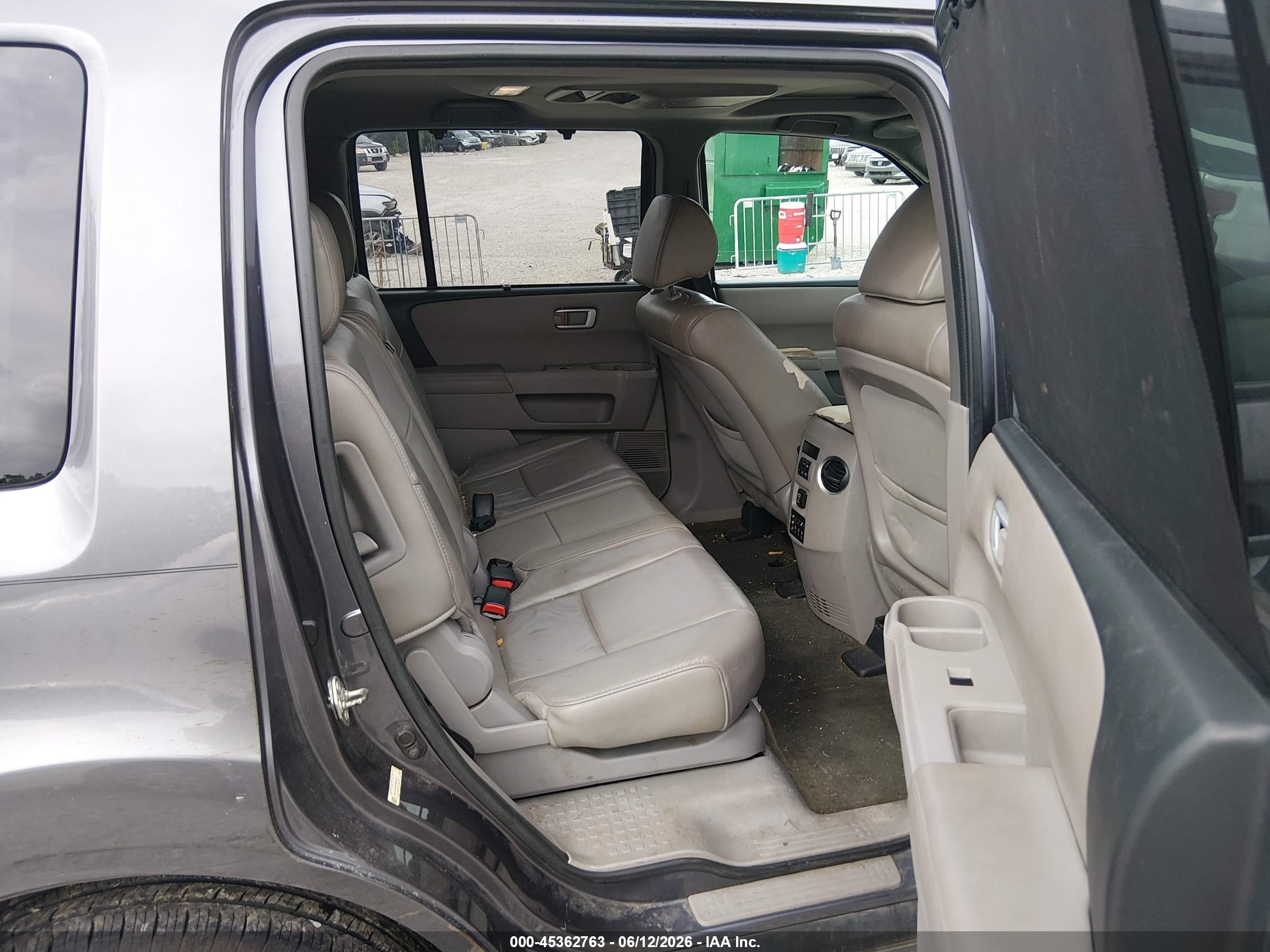 2015 Honda Pilot Touring Gray vin: 5FNYF4H92FB062960