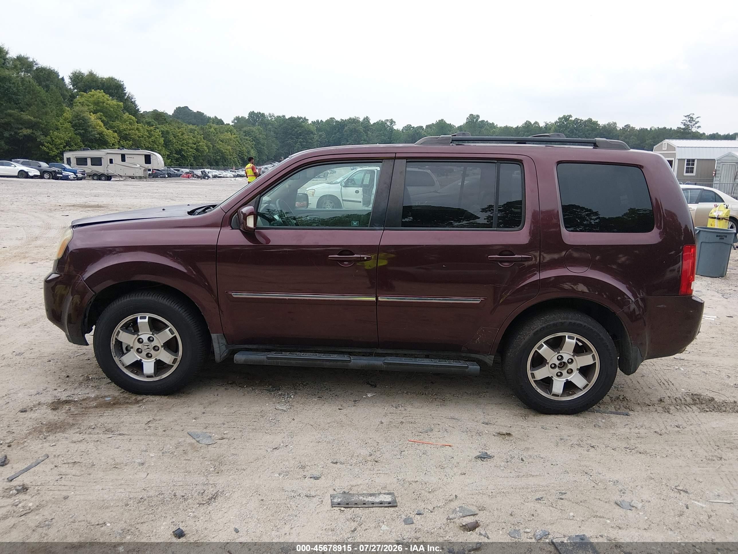 2010 Honda Pilot Touring Burgundy vin: 5FNYF4H93AB040698