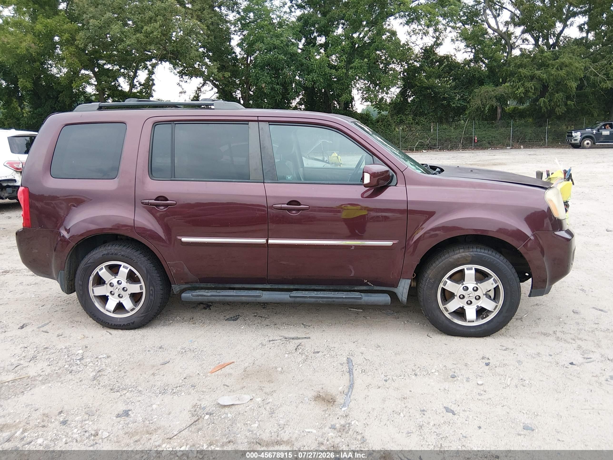 2010 Honda Pilot Touring Burgundy vin: 5FNYF4H93AB040698