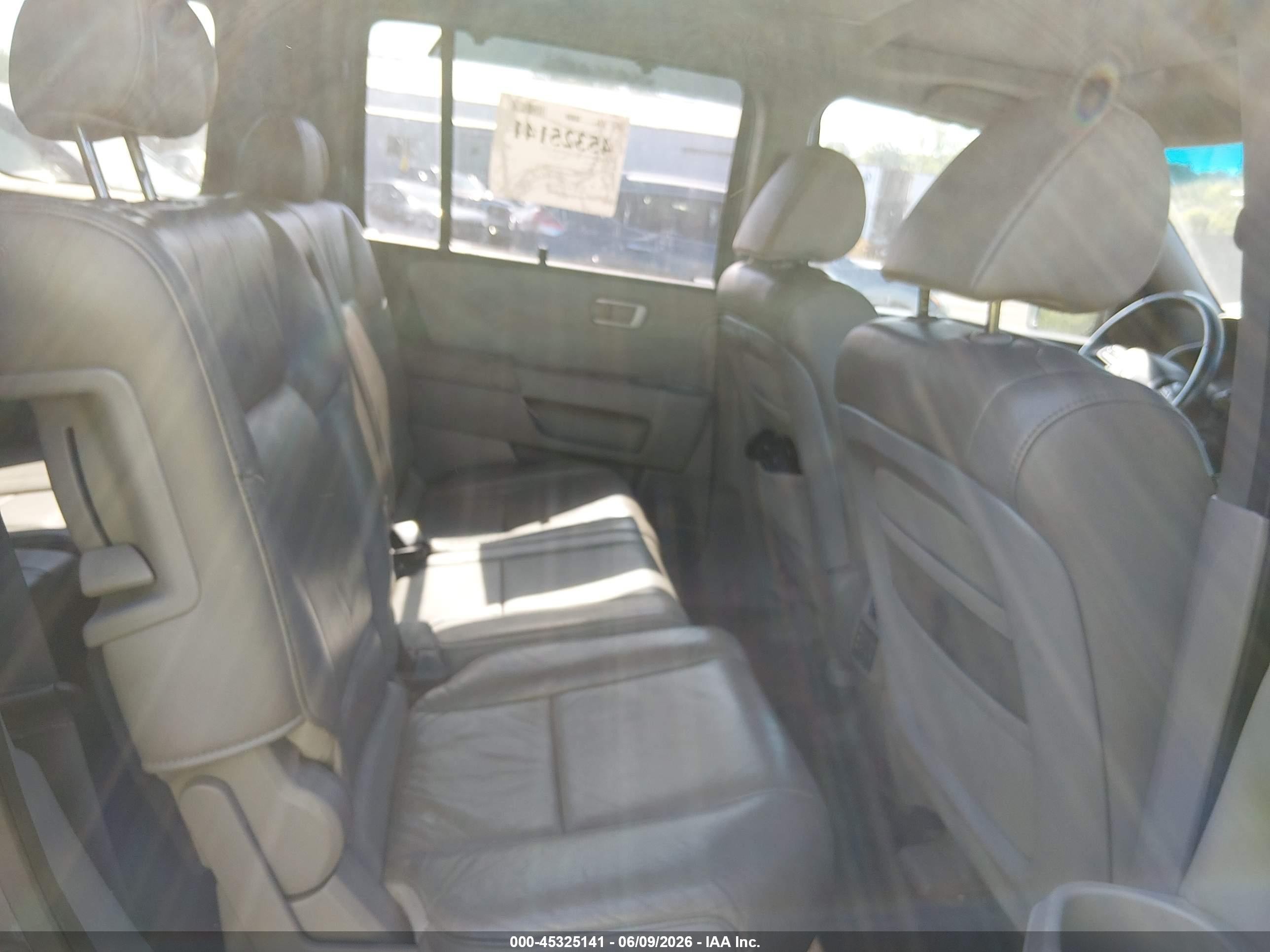 2011 Honda Pilot Touring Gray vin: 5FNYF4H93BB077641