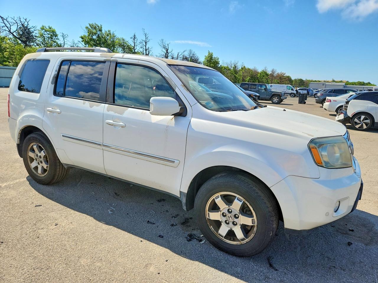 2011 Honda Pilot White vin: 5FNYF4H93BB096917