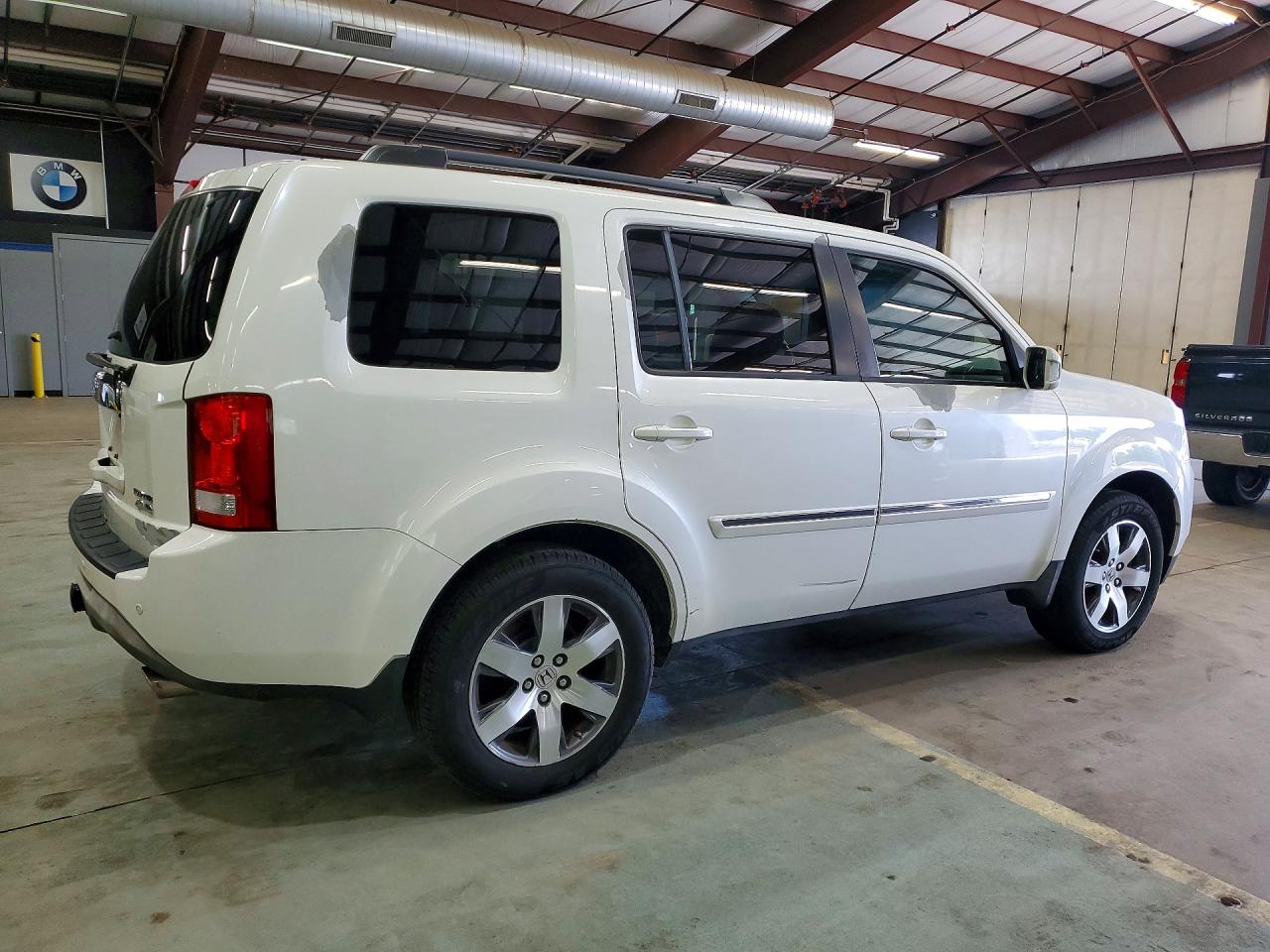 2012 Honda Pilot Touring White vin: 5FNYF4H93CB038629