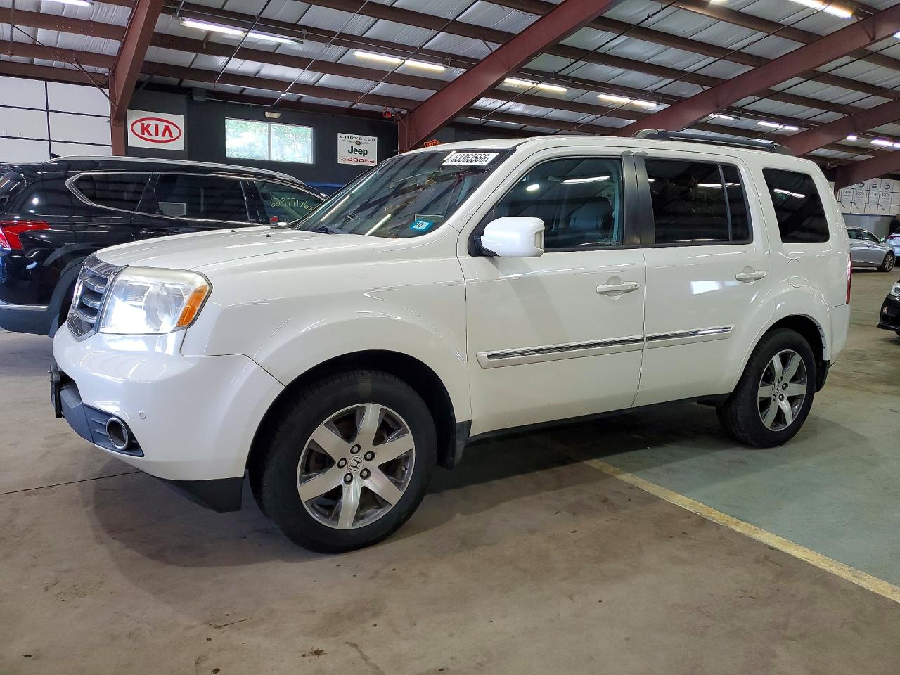 2012 Honda Pilot Touring White vin: 5FNYF4H93CB038629