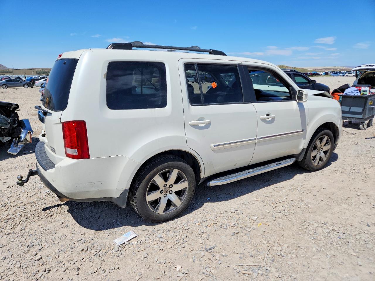 2012 Honda Pilot Touring White vin: 5FNYF4H93CB069797