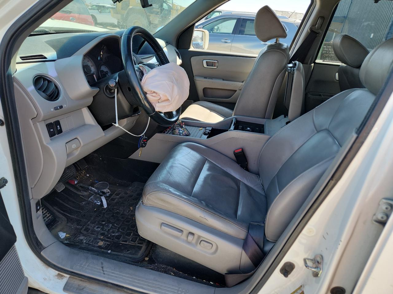2012 Honda Pilot Touring White vin: 5FNYF4H93CB069797