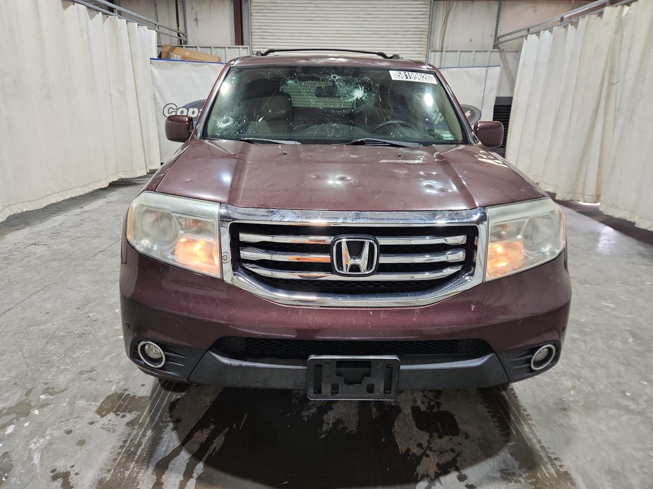 2013 Honda Pilot Burgundy vin: 5FNYF4H93DB025803 Damage: Windshield, Broken, Replacement Required
