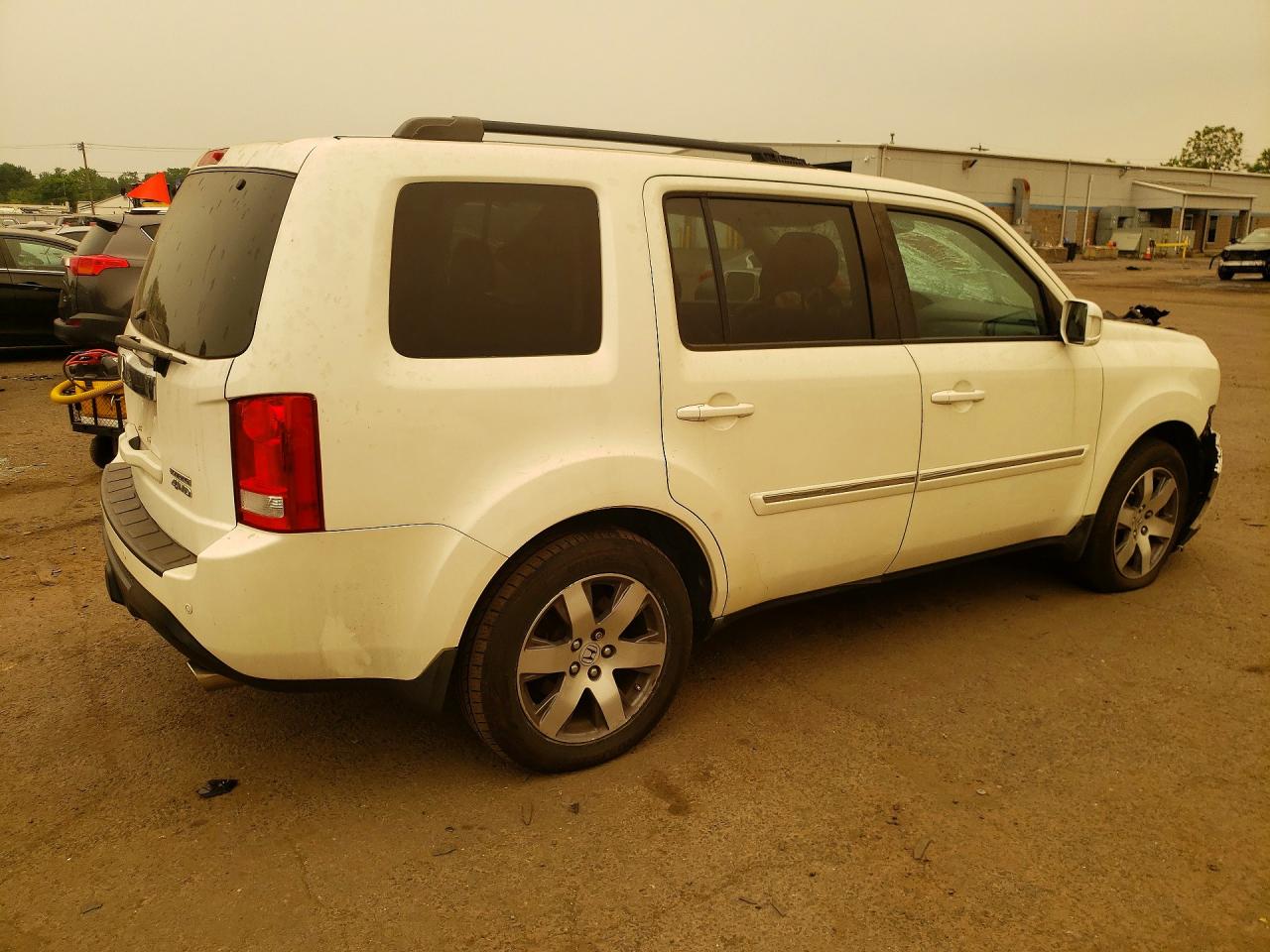 2013 Honda Pilot Touring White vin: 5FNYF4H93DB058591
