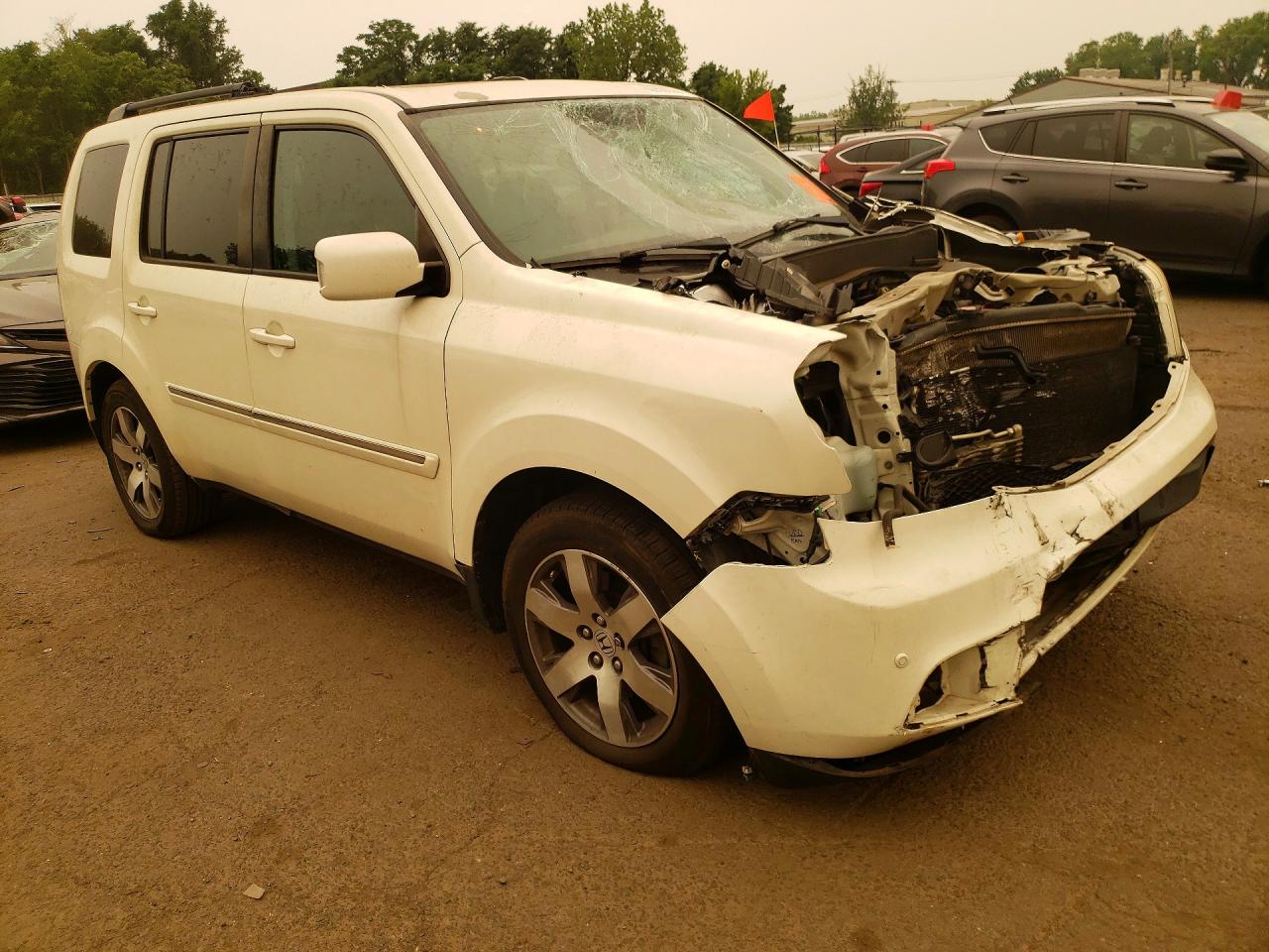 2013 Honda Pilot Touring White vin: 5FNYF4H93DB058591