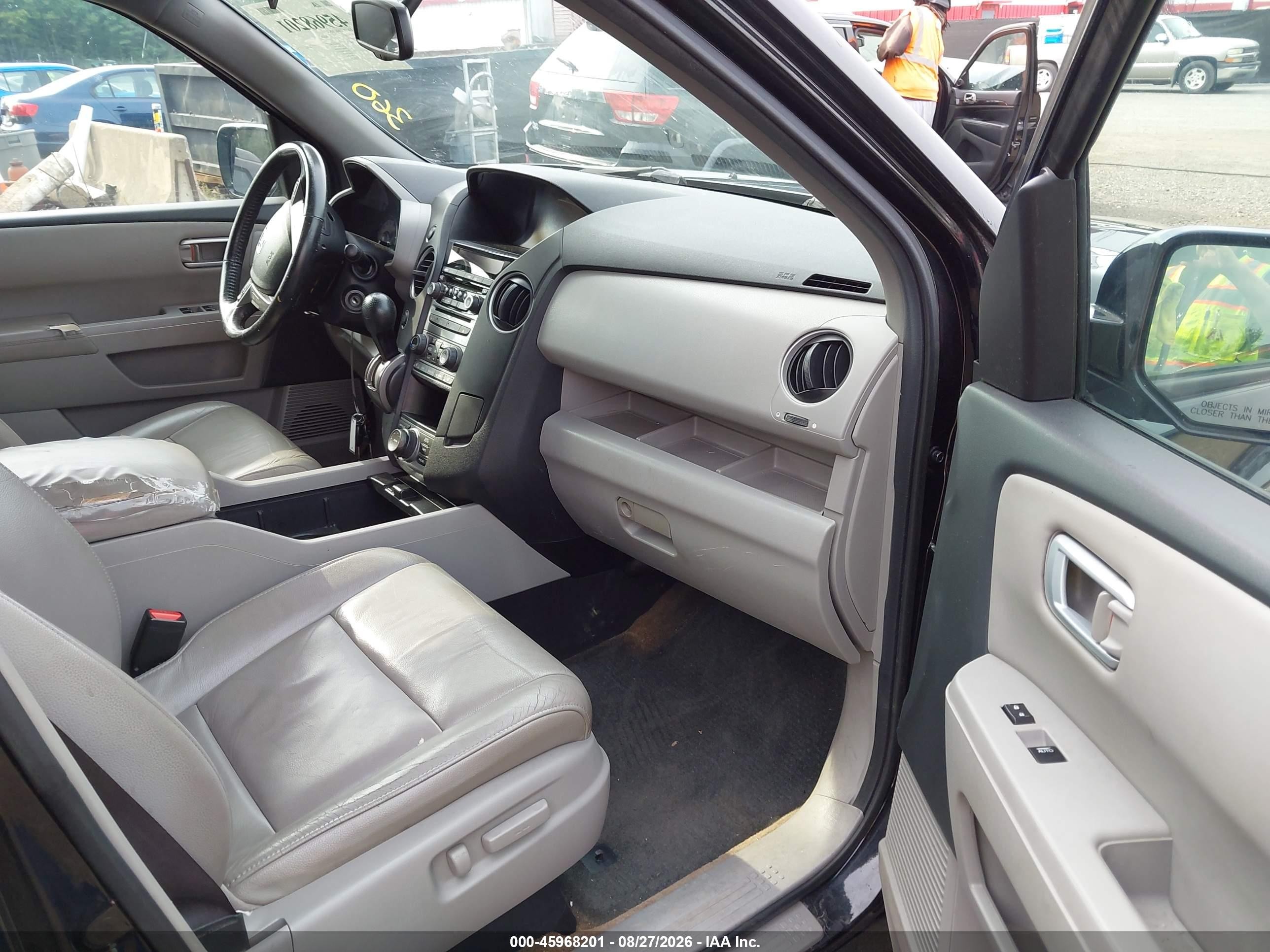 2013 Honda Pilot Touring Black vin: 5FNYF4H93DB067193