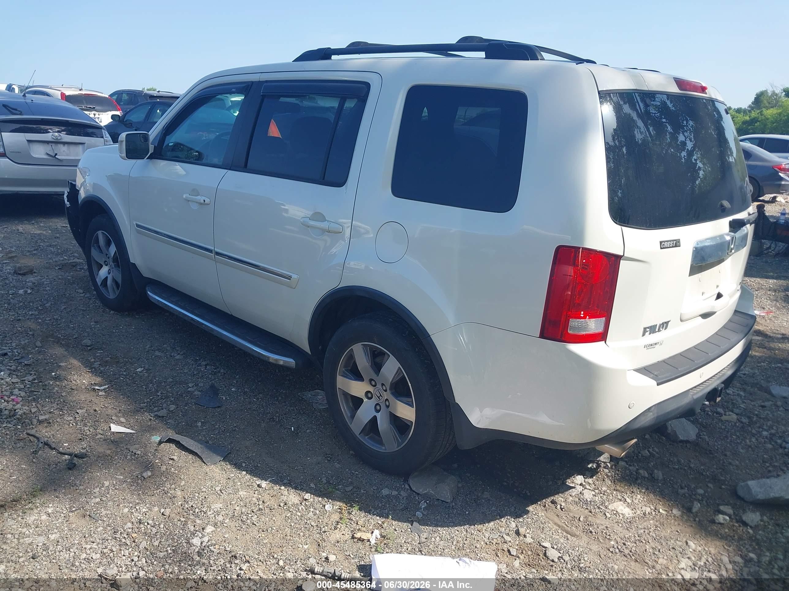 2015 Honda Pilot Touring White vin: 5FNYF4H93FB005179